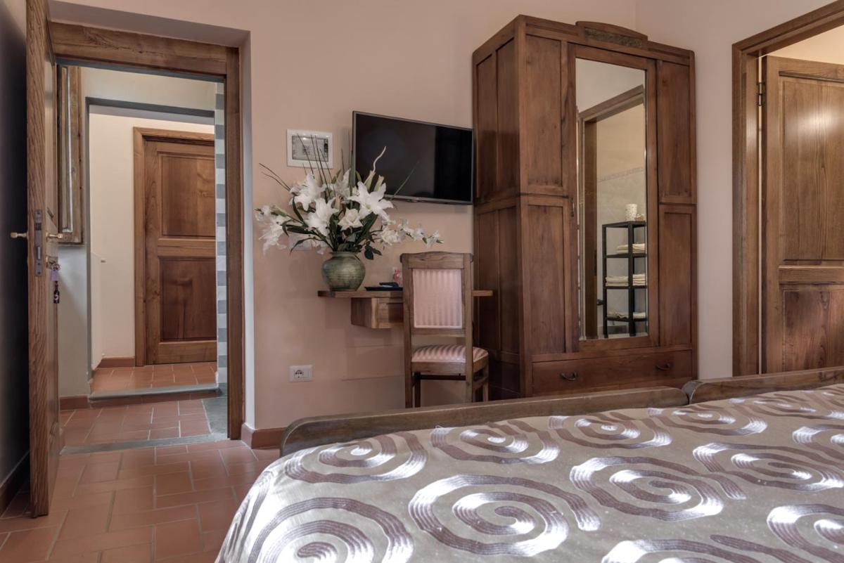 Double or Twin Room photo 3