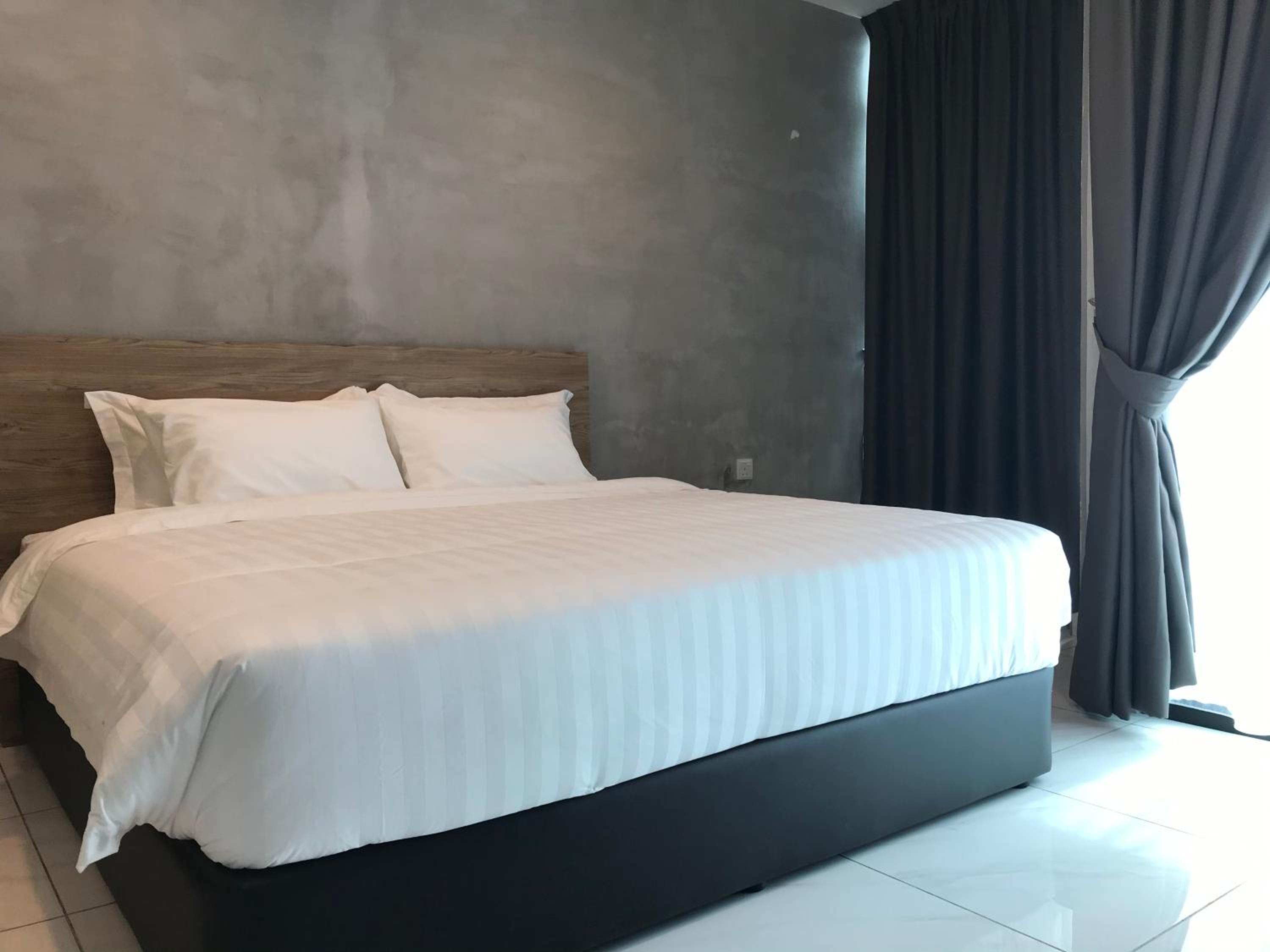 Deluxe King Room - Photo 5