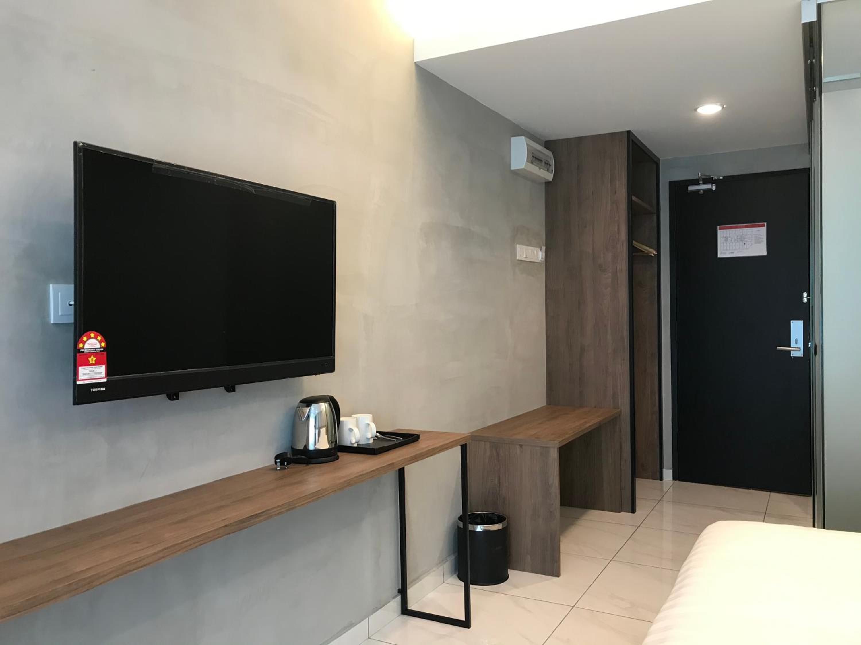 Deluxe Triple Room - Photo 7