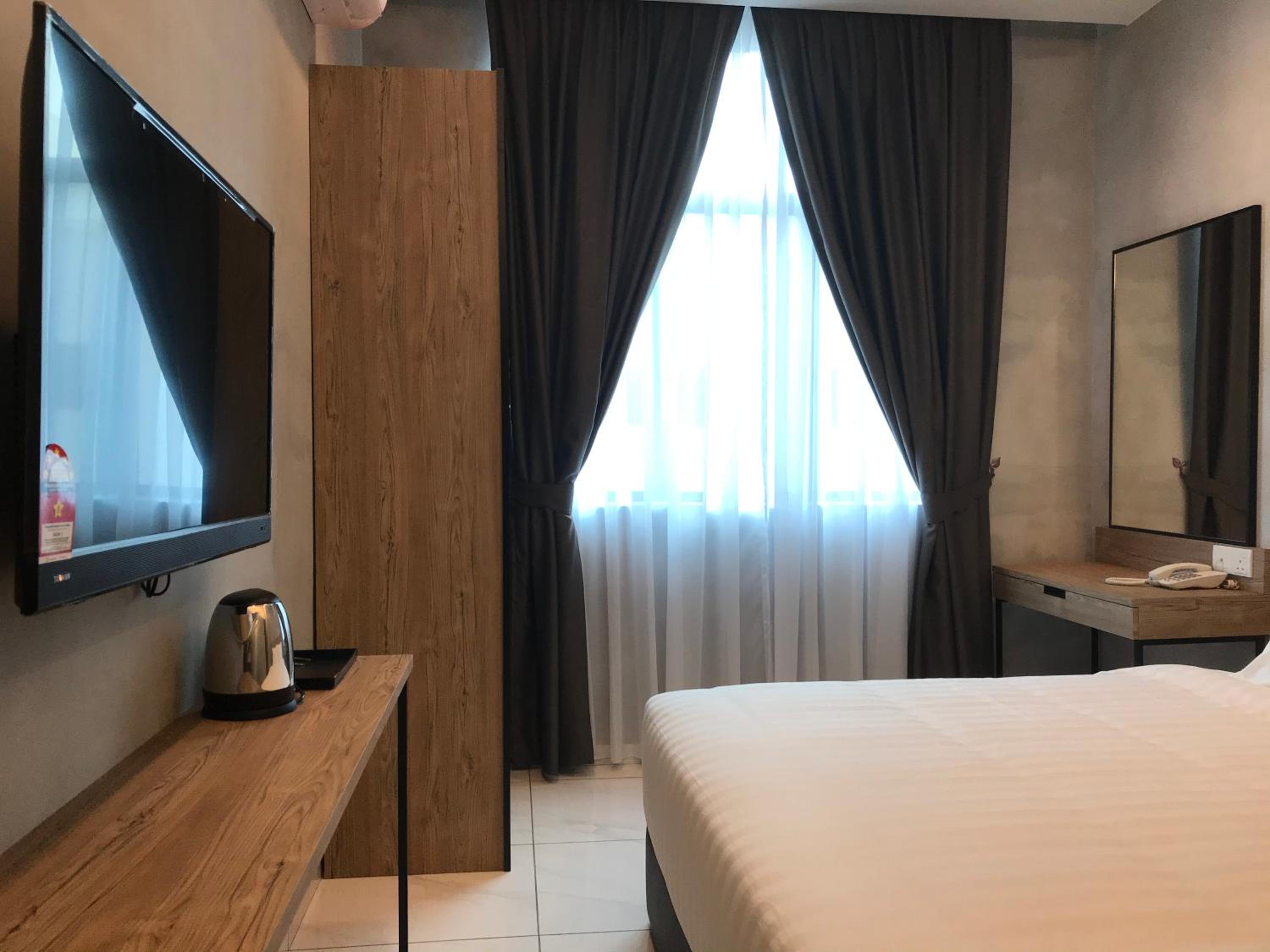 Standard King Room - Photo 4