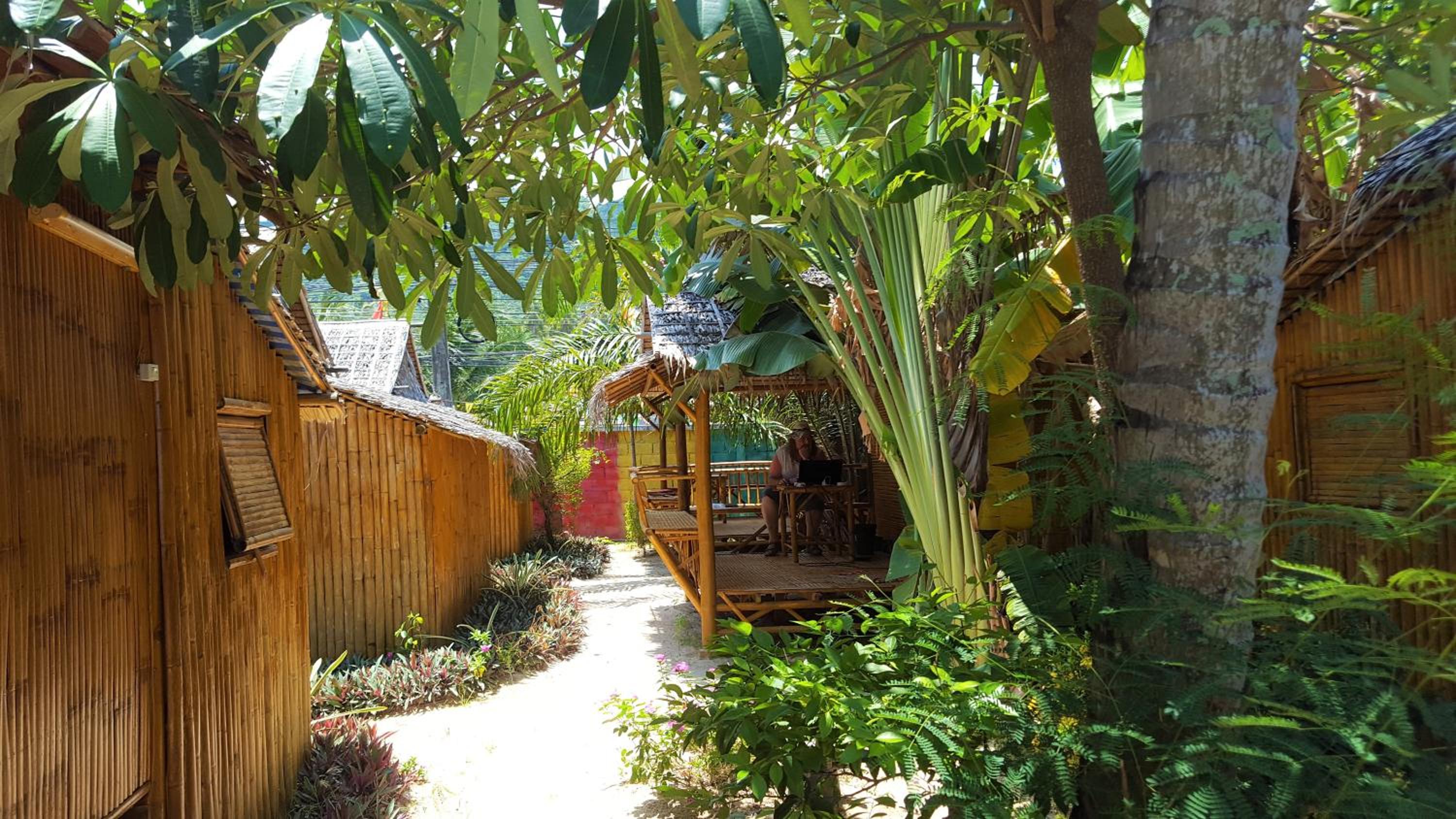 Bungalow Road Side - Photo 2
