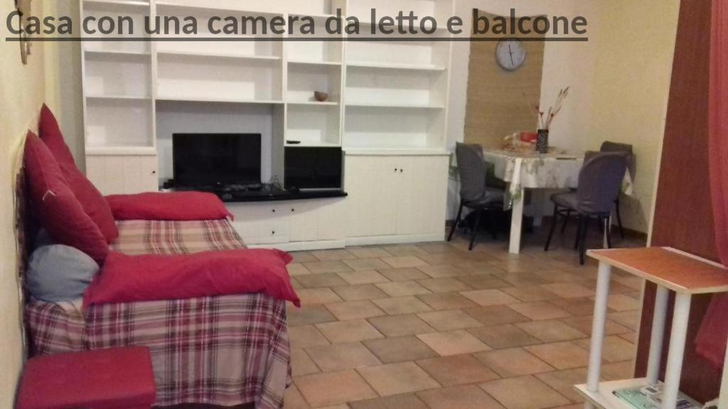 One-Bedroom House with Balcony photo 1