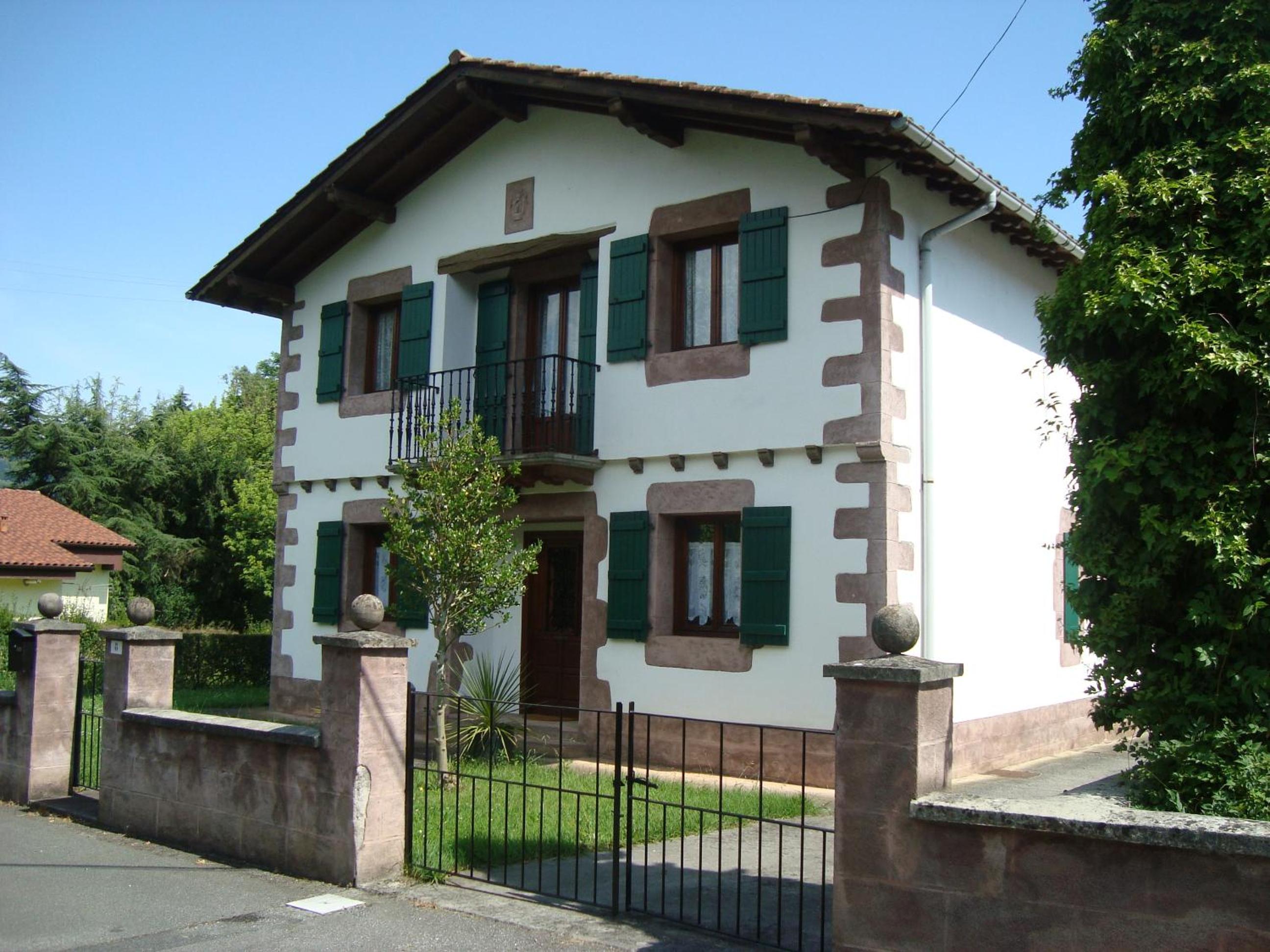 Four-Bedroom House photo 2