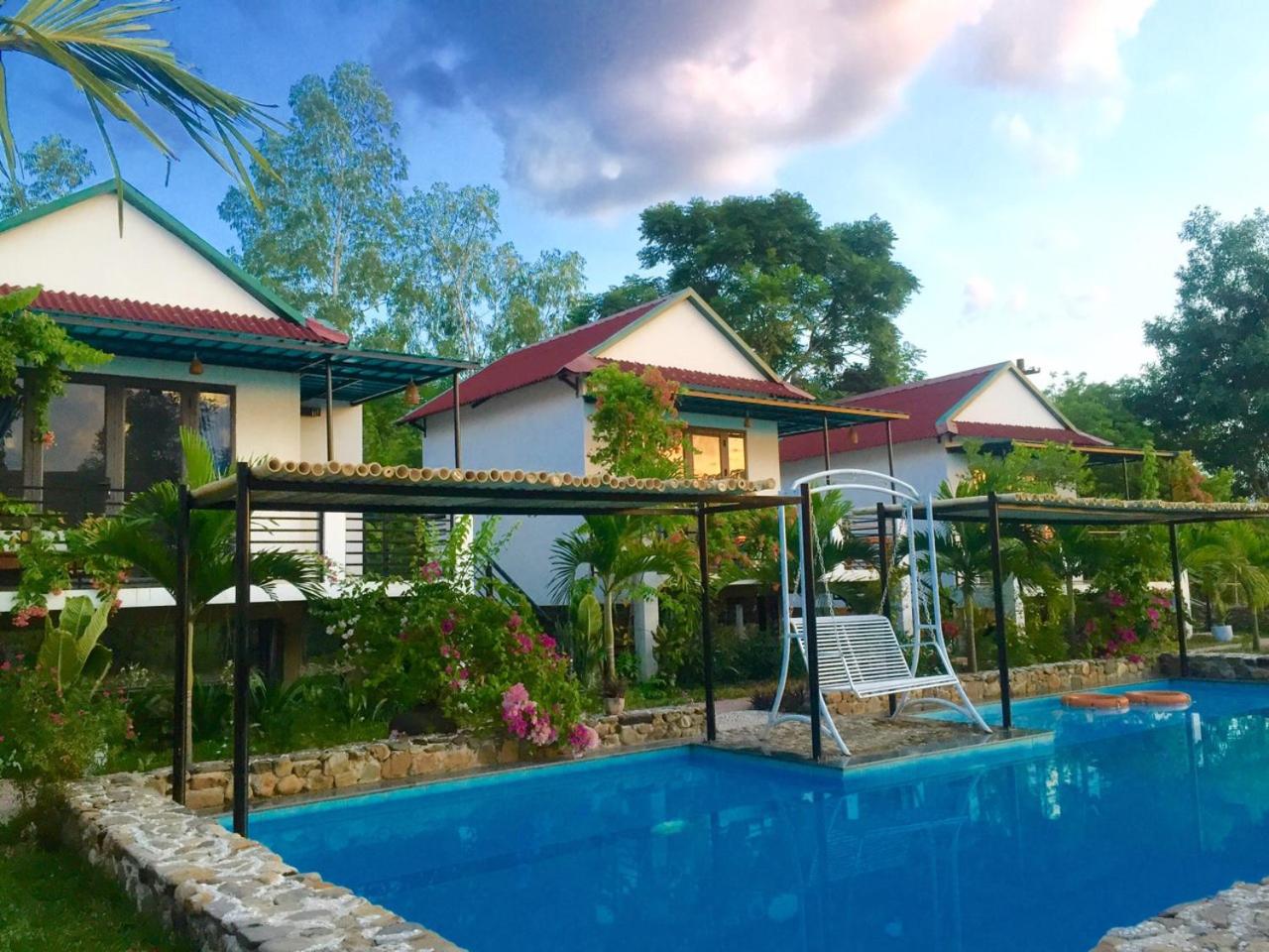 Triple Room with Pool View
