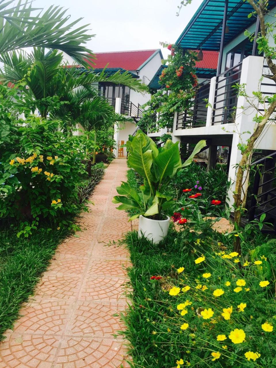 Deluxe Bungalow with Garden View - Photo 8