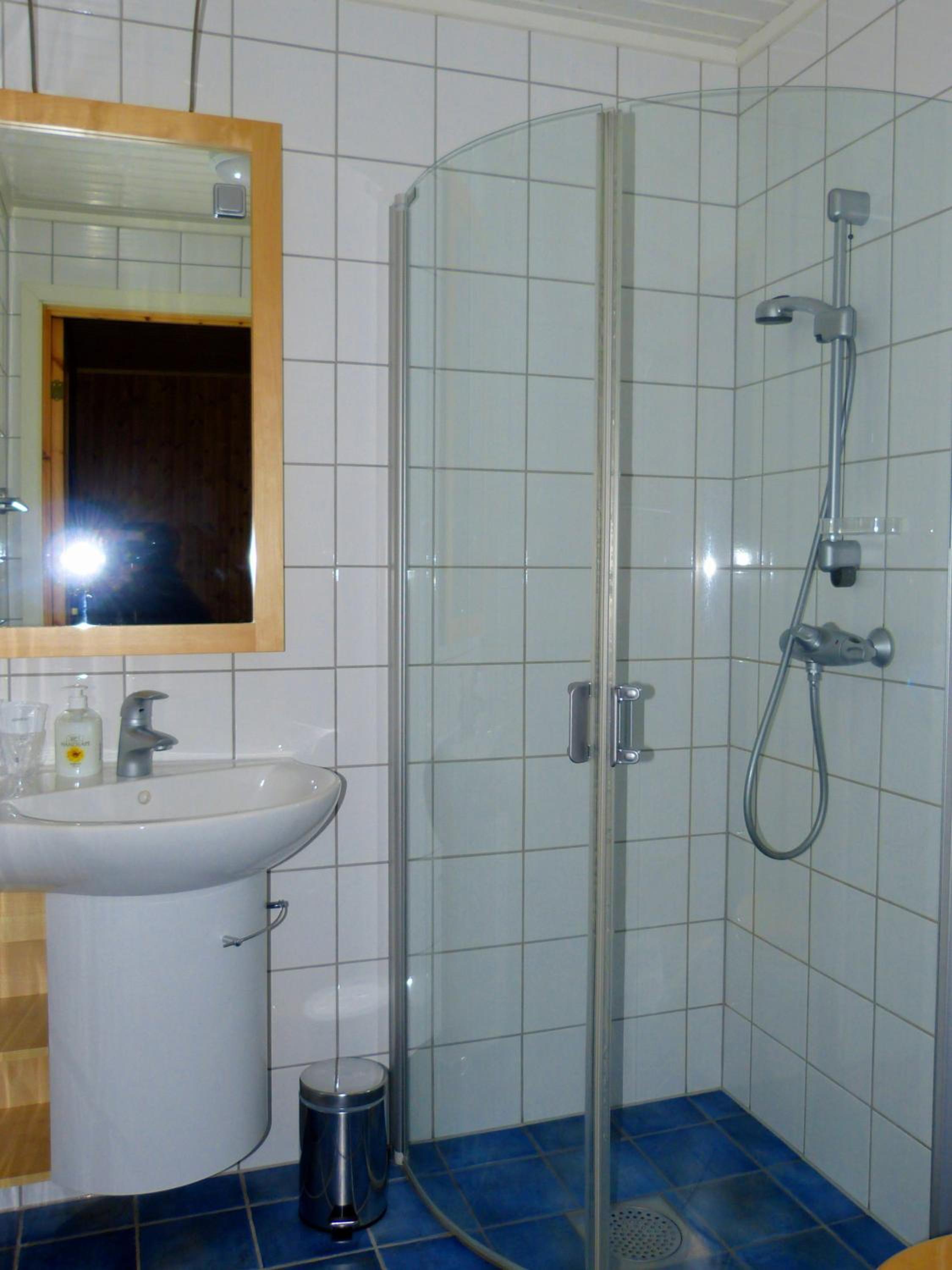 Two-Bedroom Cottage photo 3