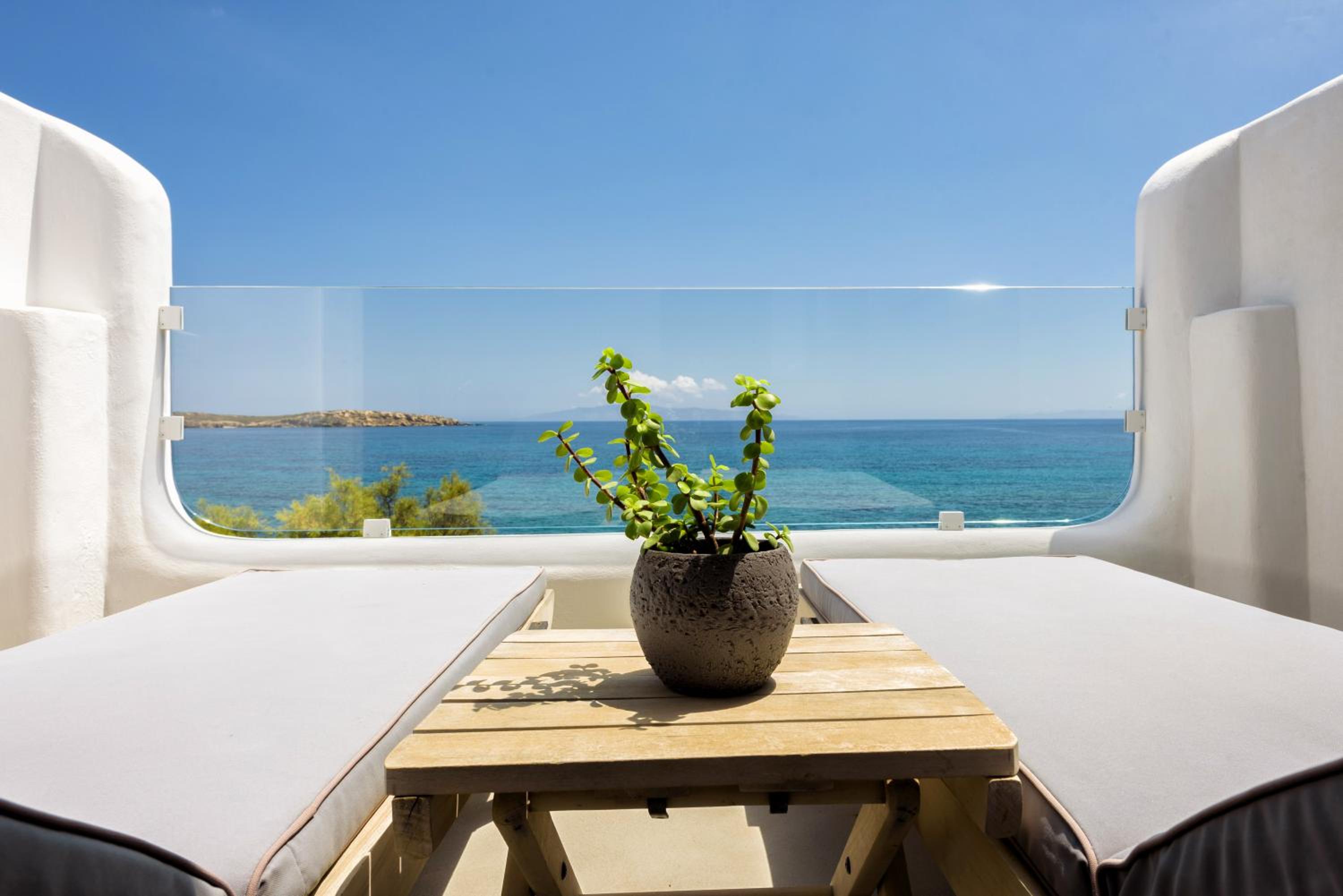 Suite with Sea View (2 Adults) - Photo 28