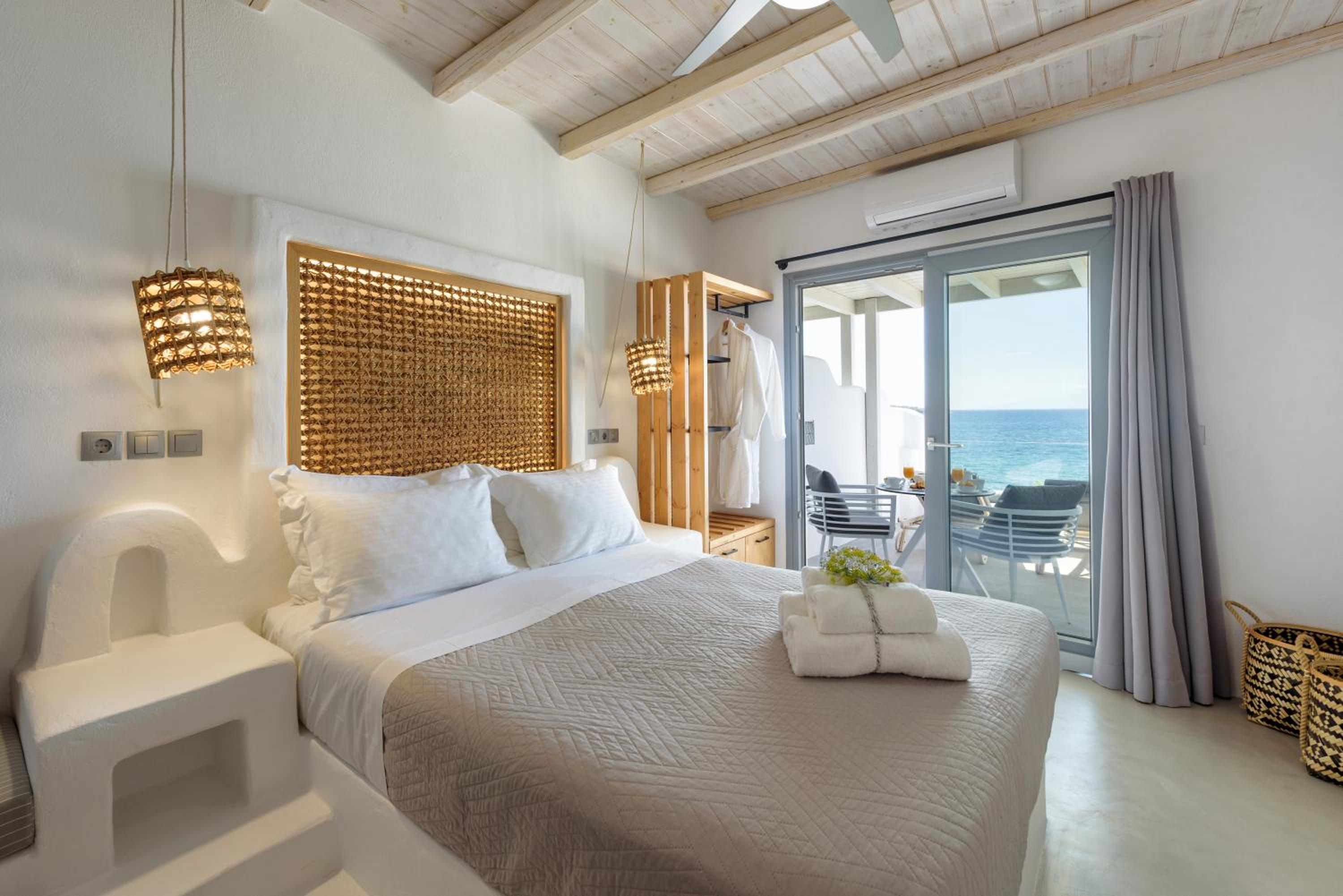 Suite with Sea View (2 Adults) - Photo 34