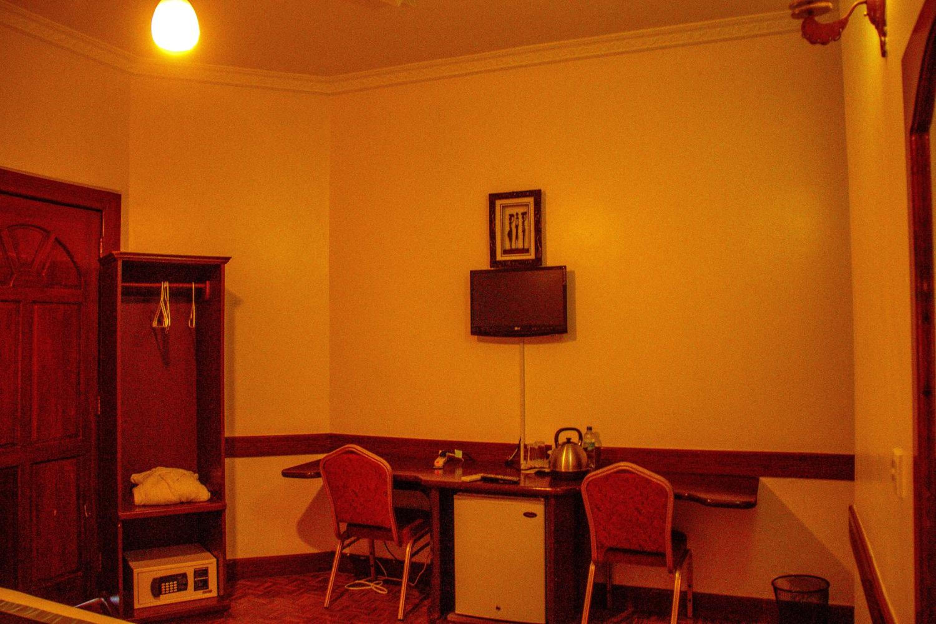 Deluxe Double Room with Balcony photo 2
