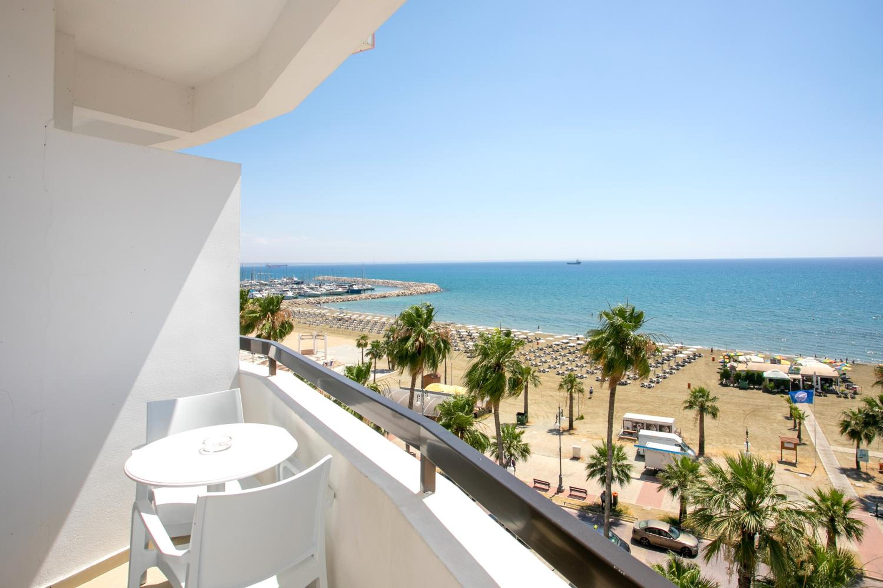 Double or Twin Room with Sea View photo 3