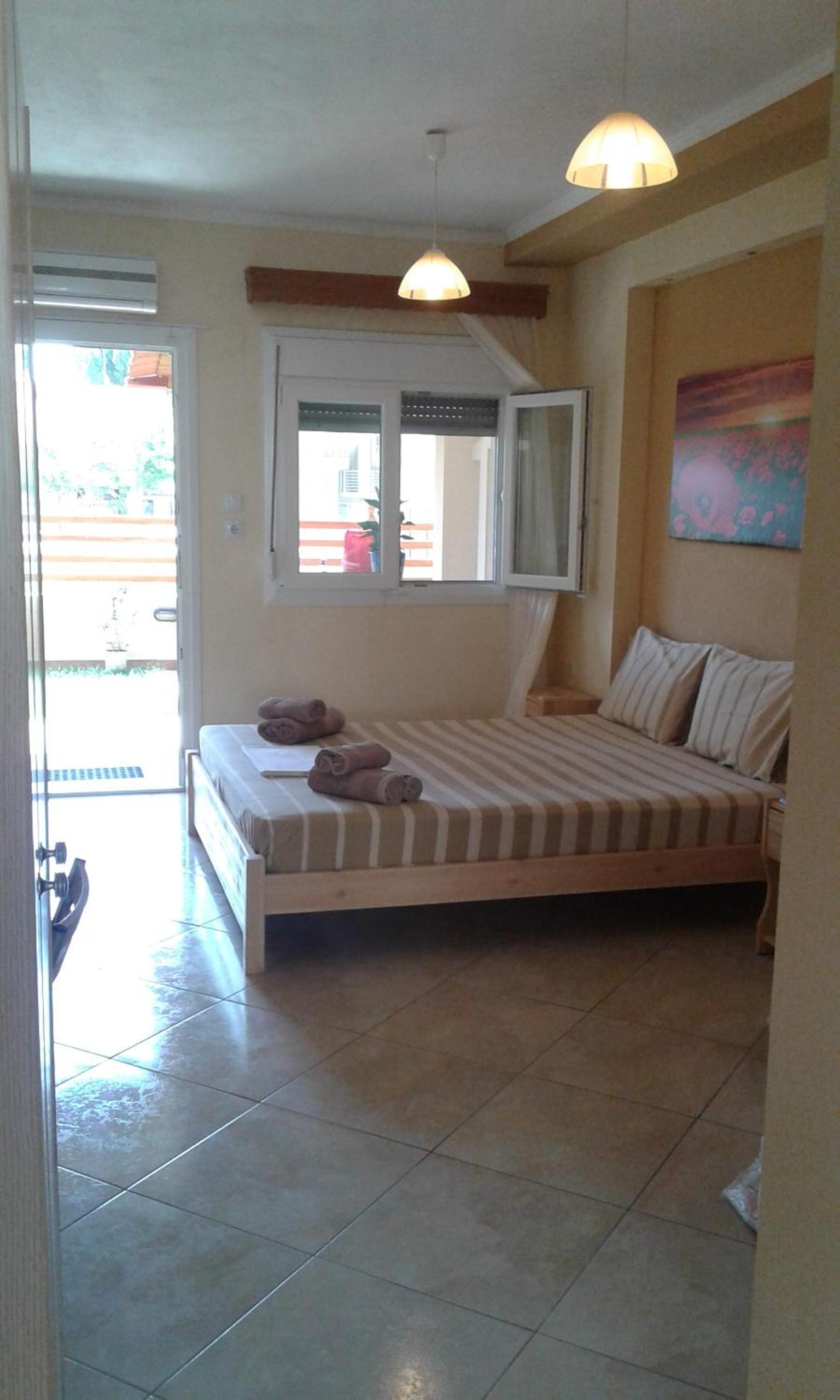 One-Bedroom House photo 1