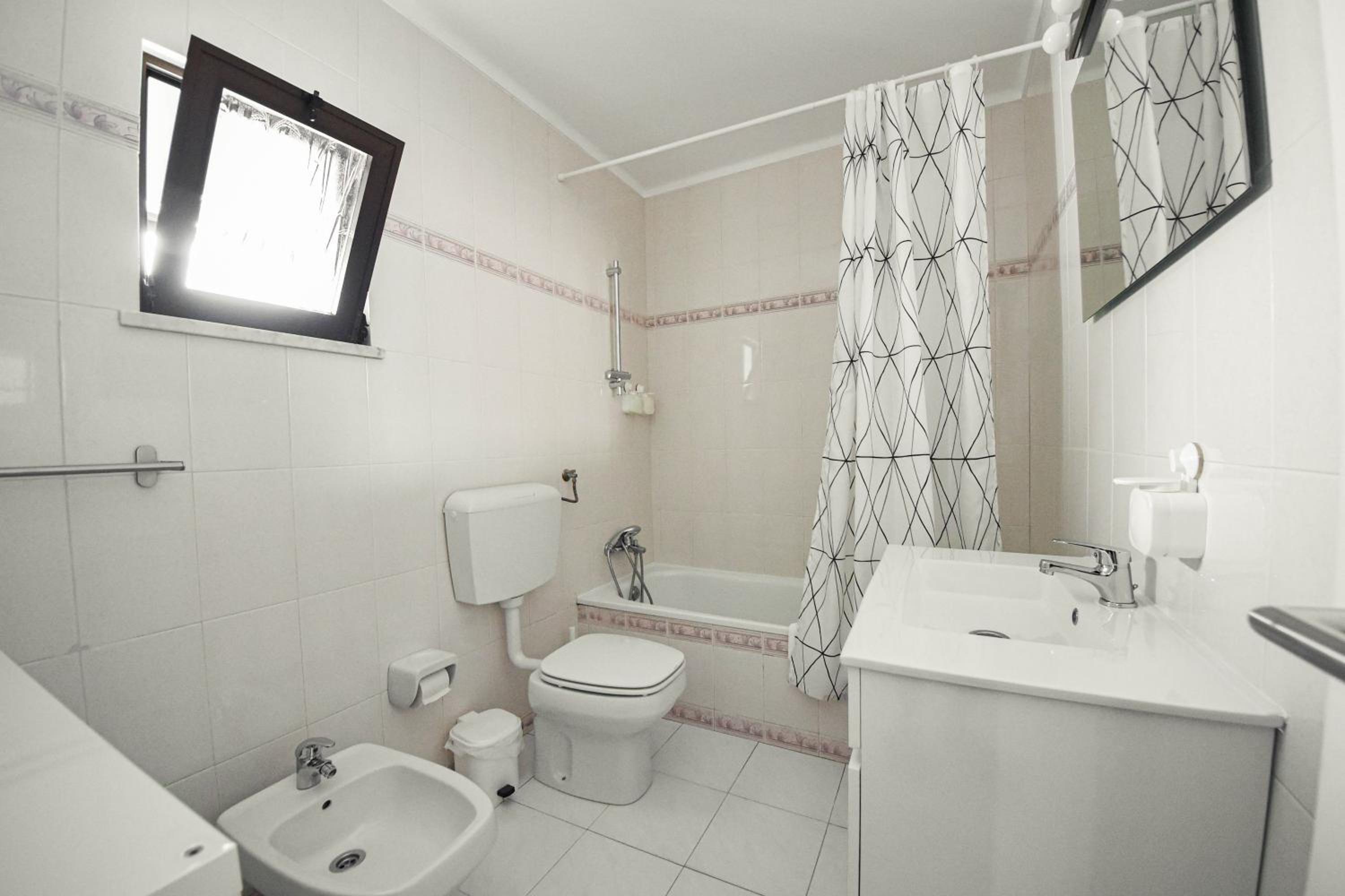Double Room with Private External Bathroom photo 3