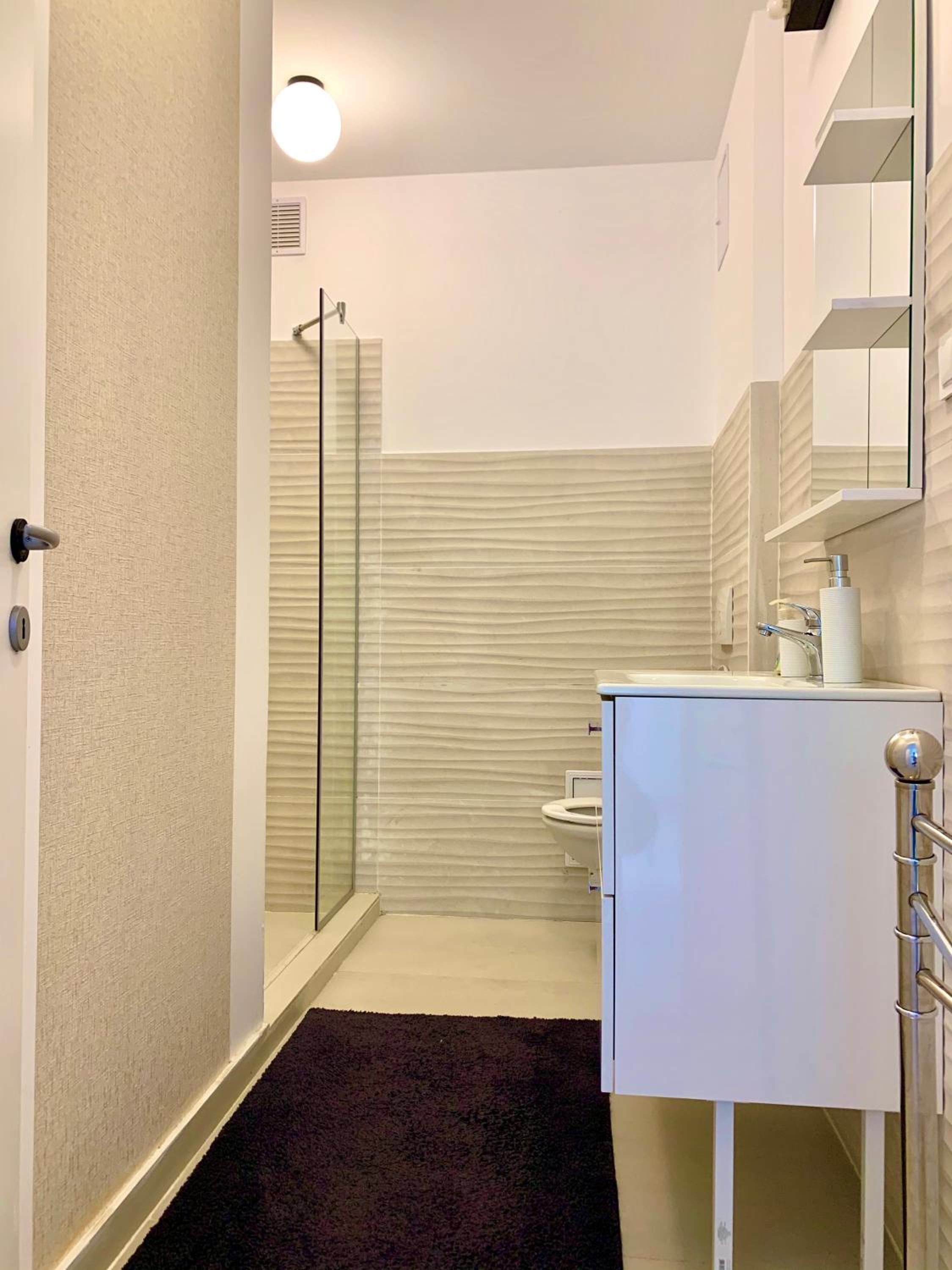 One-Bedroom Apartment - Photo 10