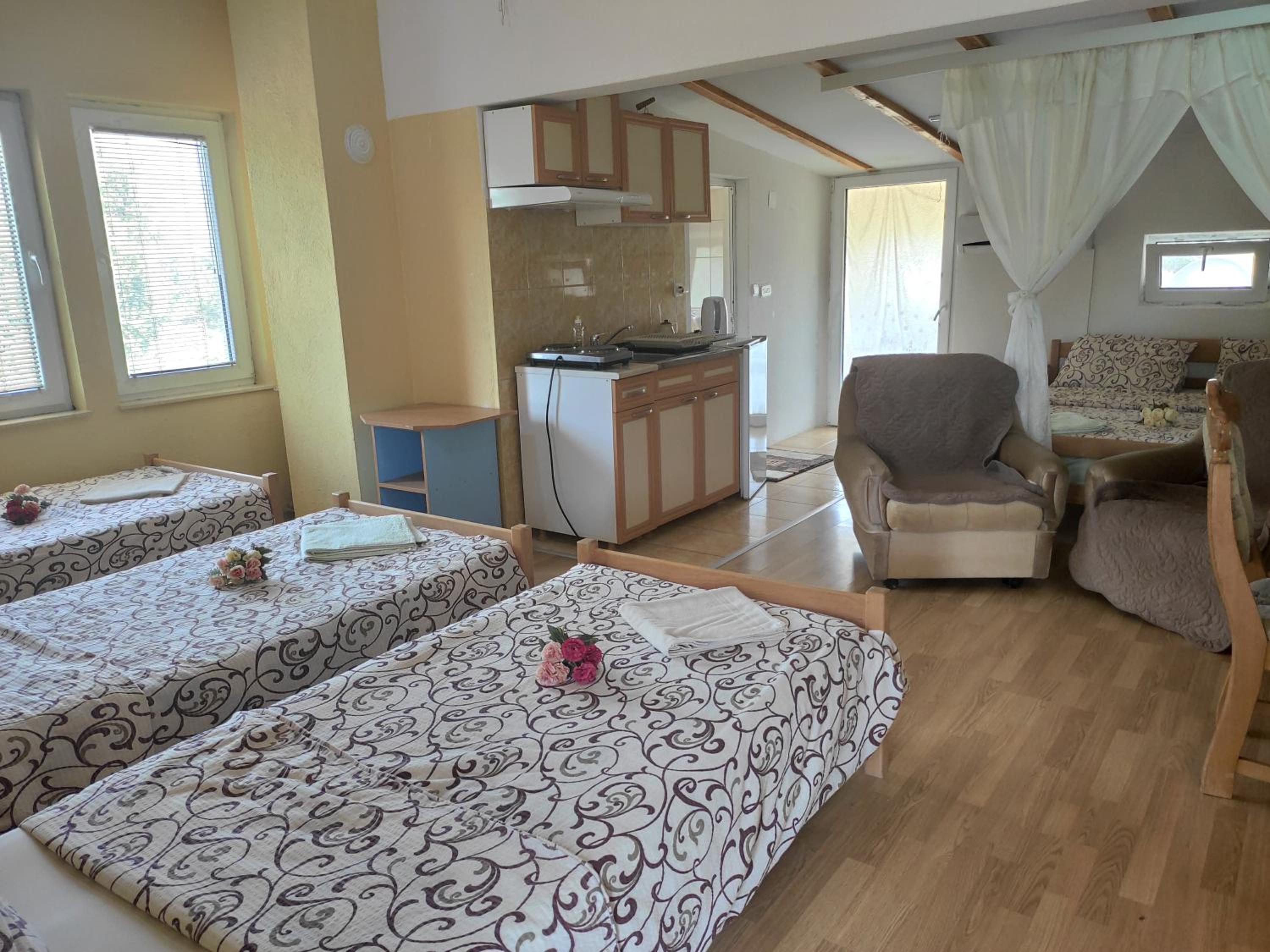 Studio (5 Adults) with Balcony