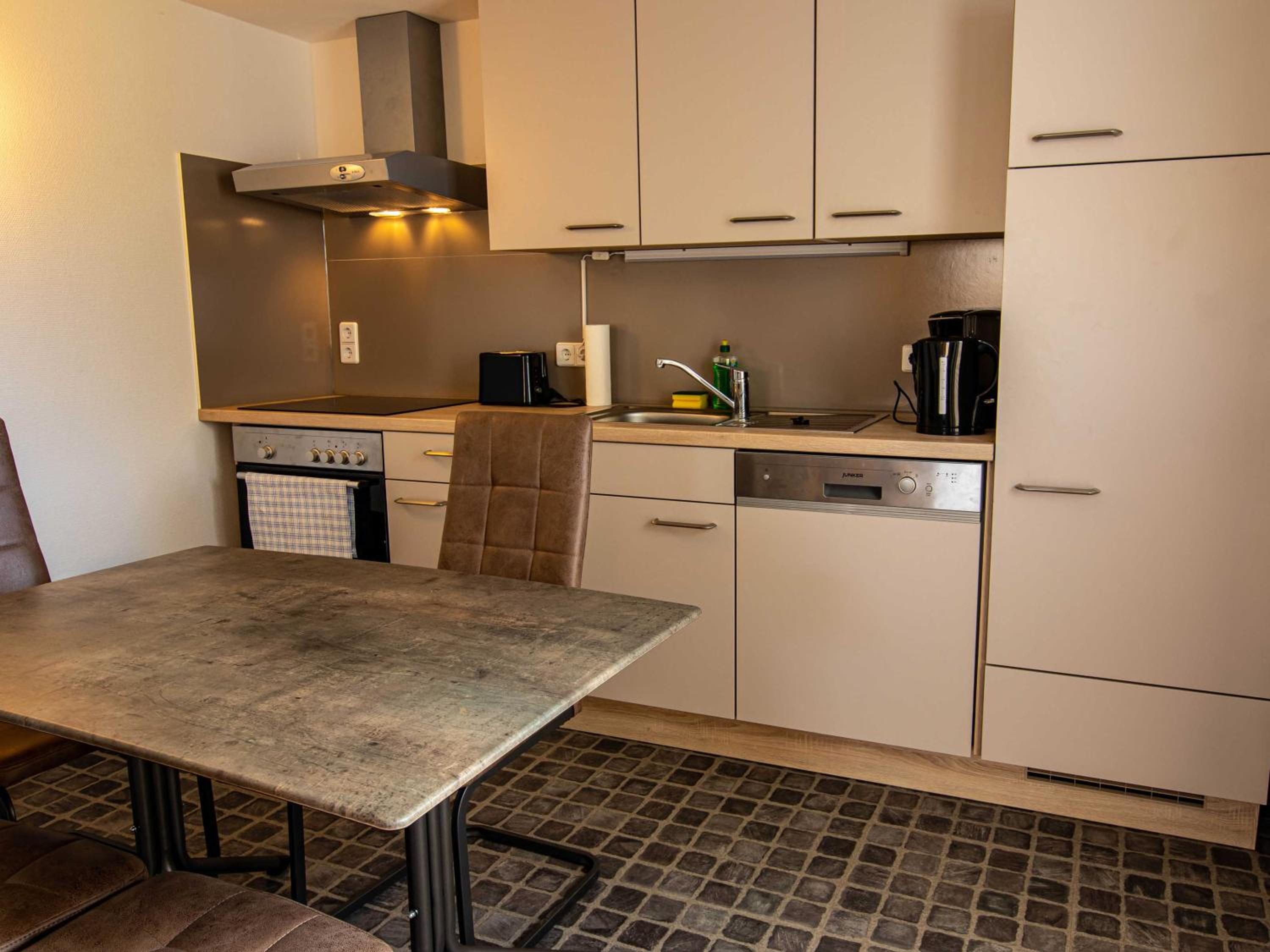 One-Bedroom Apartment with Shower photo 2