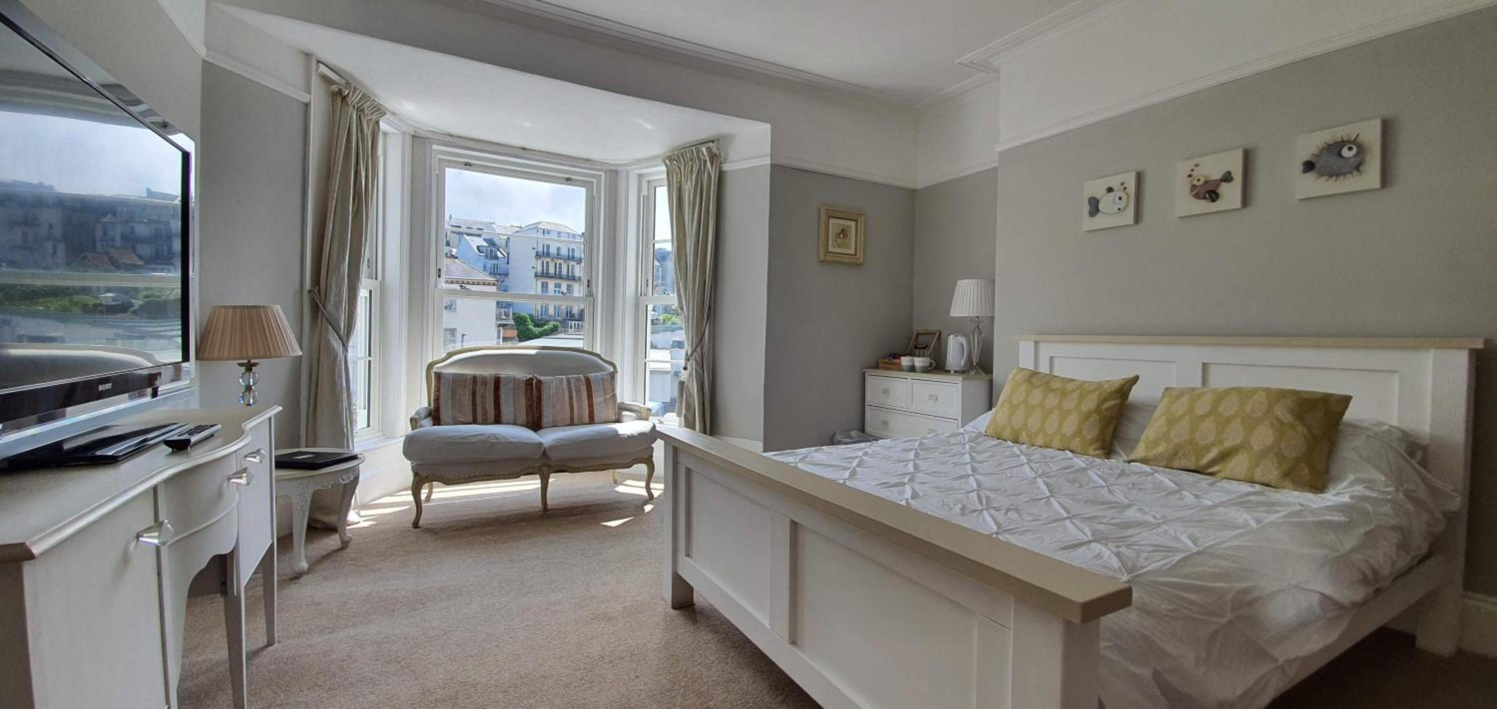 Deluxe King Room photo 1