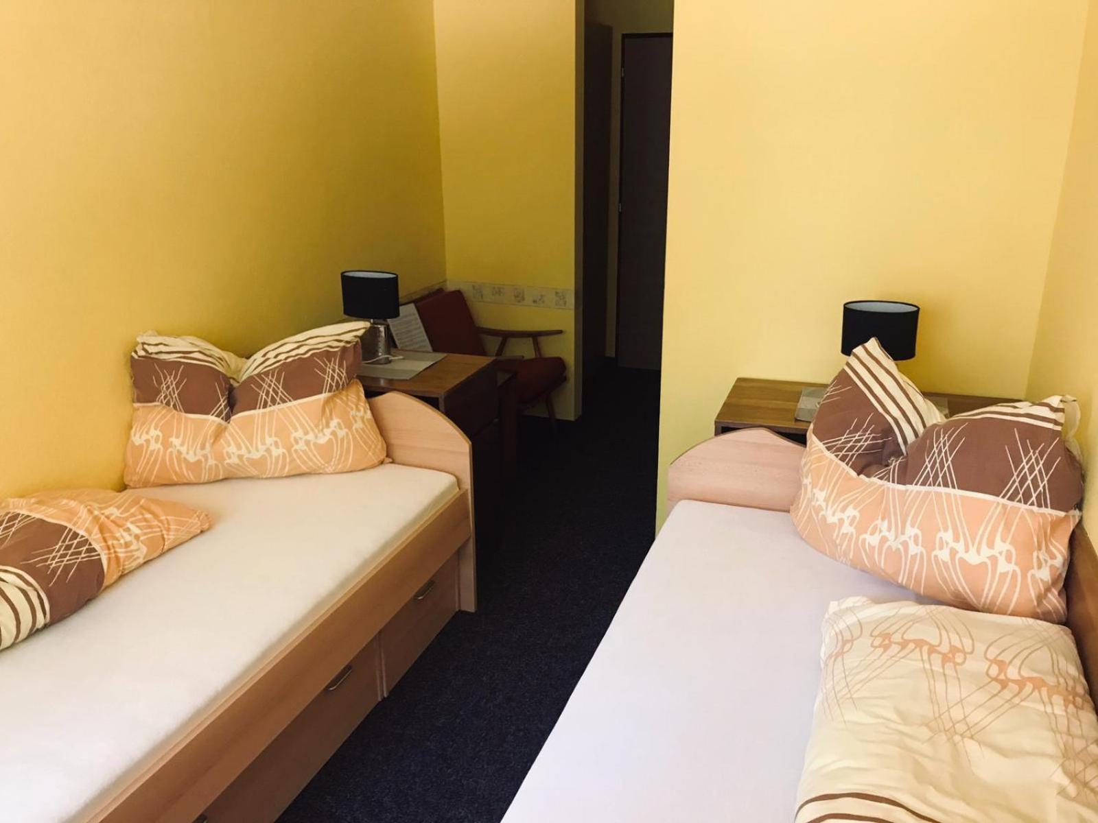 Standard Twin Room photo 2