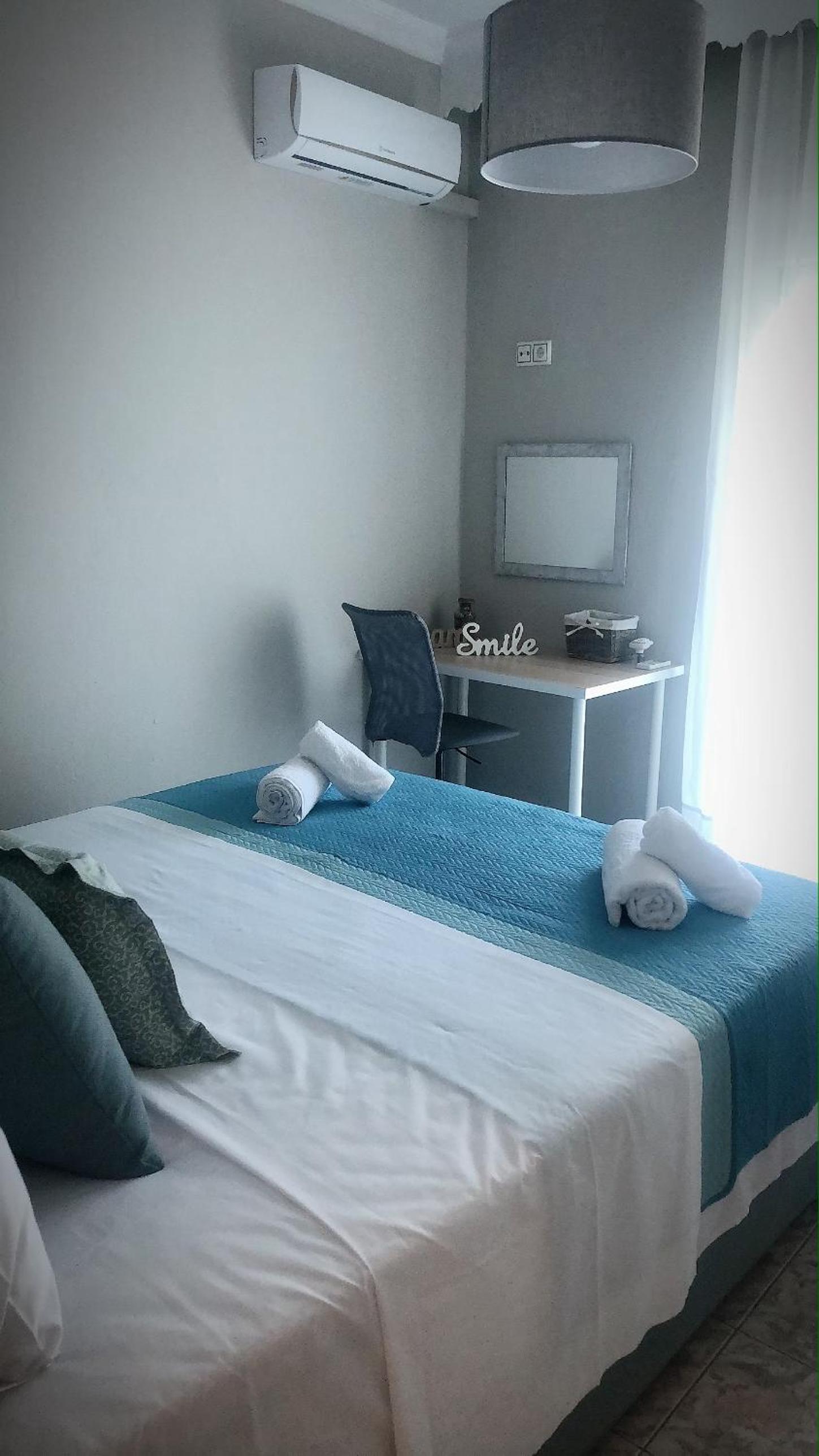 Two-Bedroom House - Photo 18
