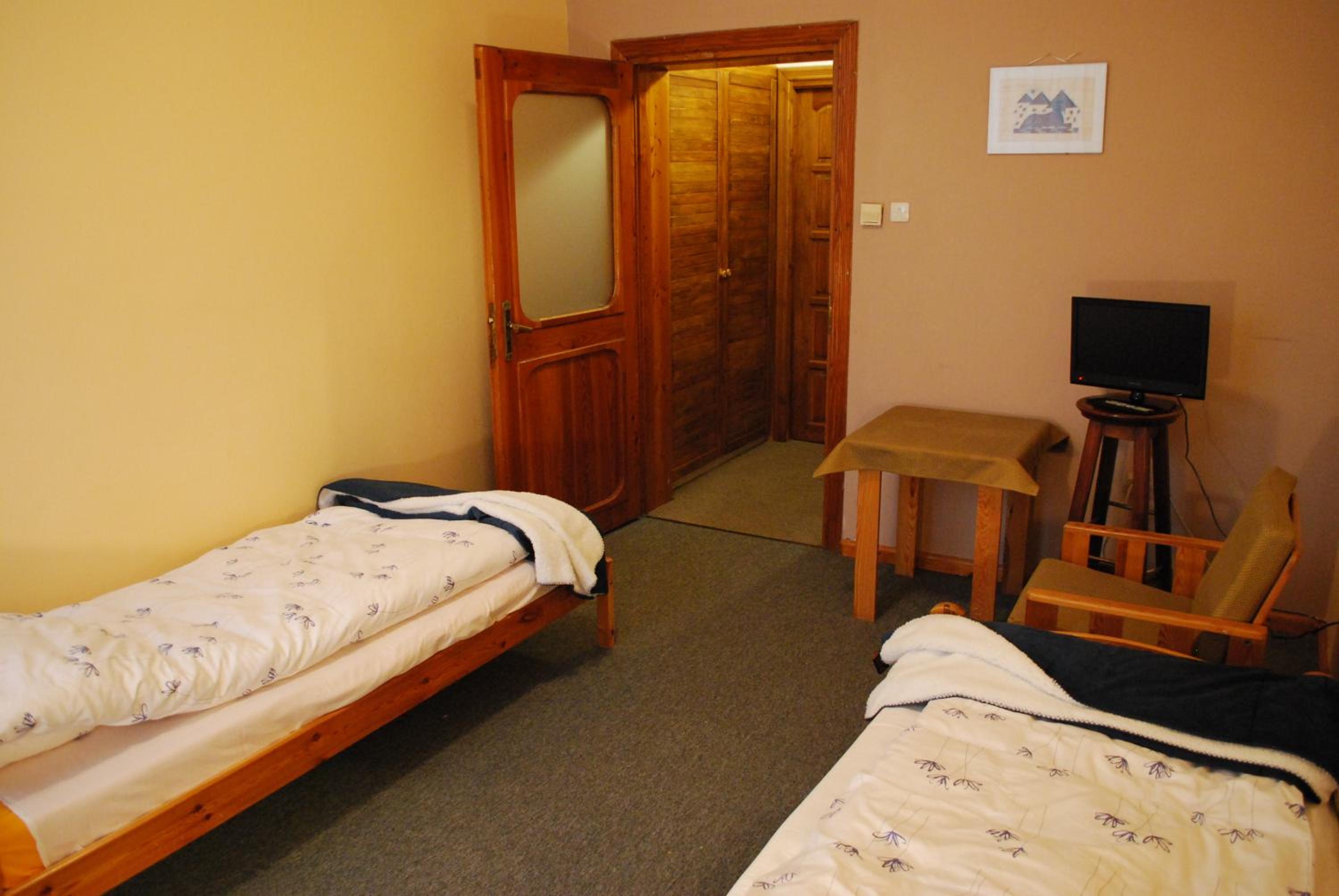 Double or Twin Room - Photo 6