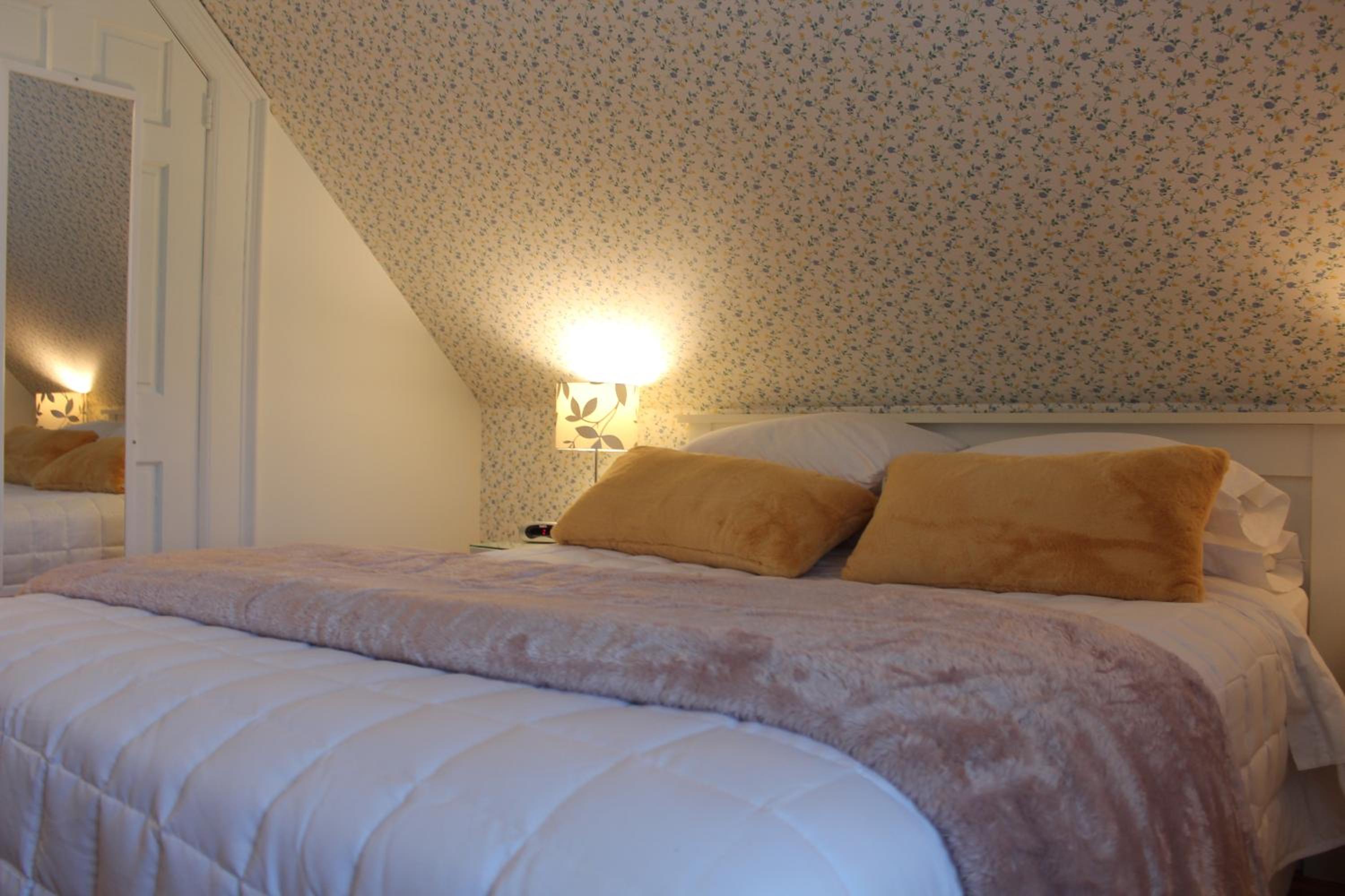 Standard Queen Room photo 2