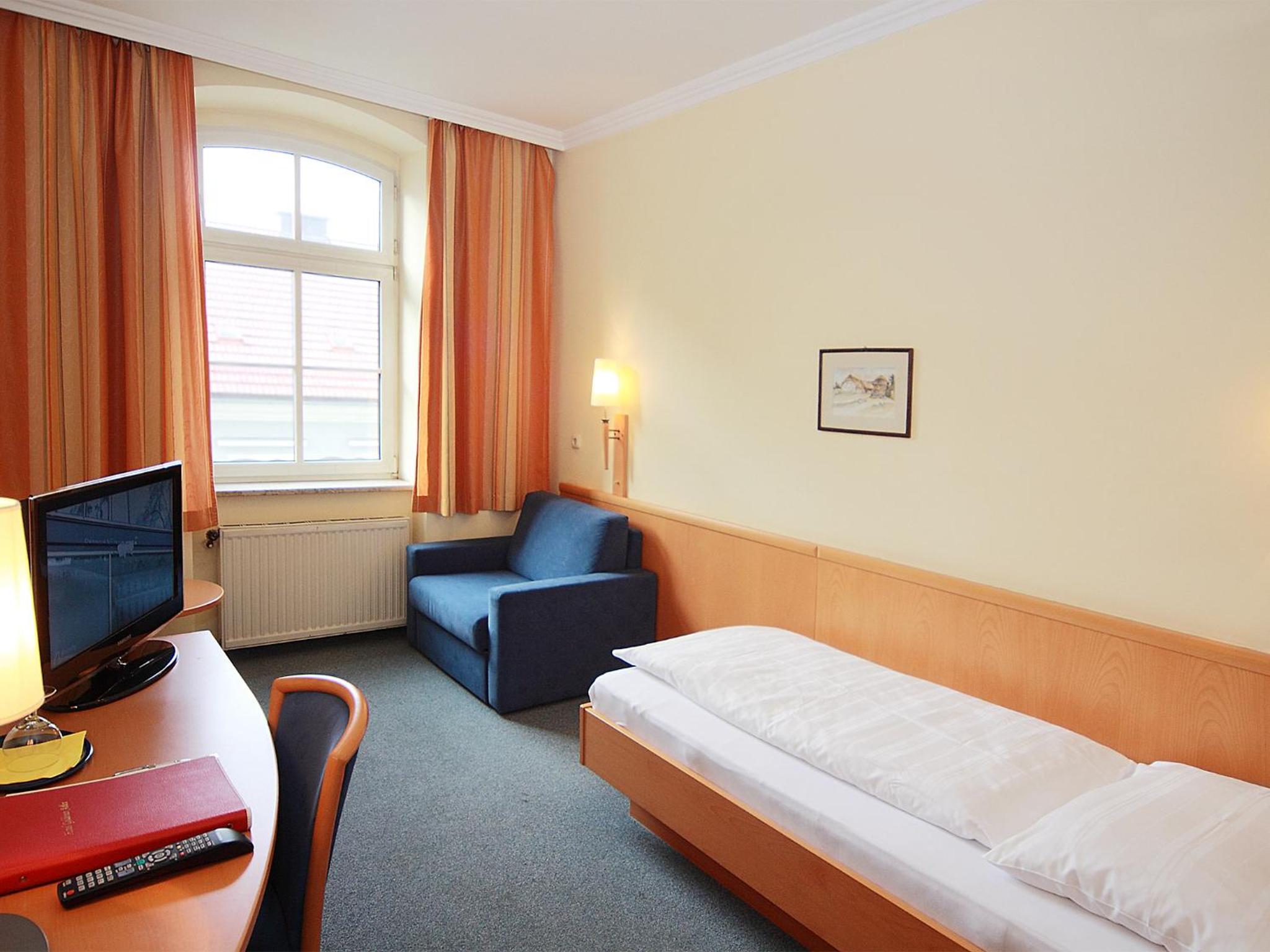 Single Room photo 3