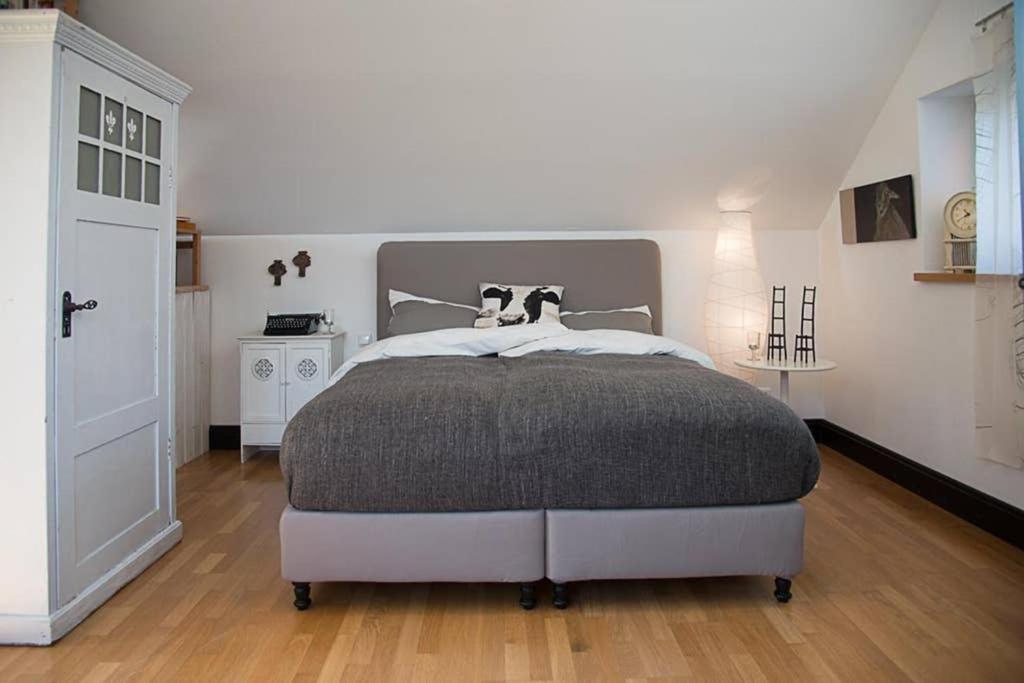 One-Bedroom House photo 1