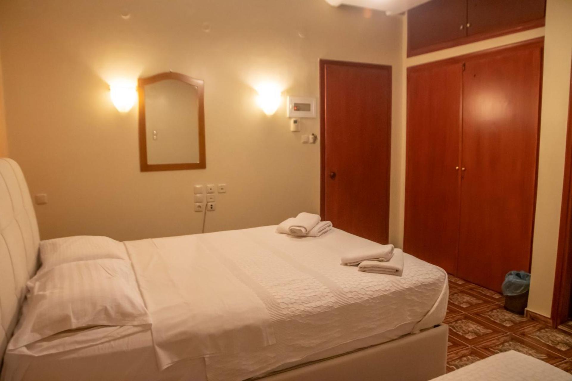 Triple Room with Balcony - Photo 7