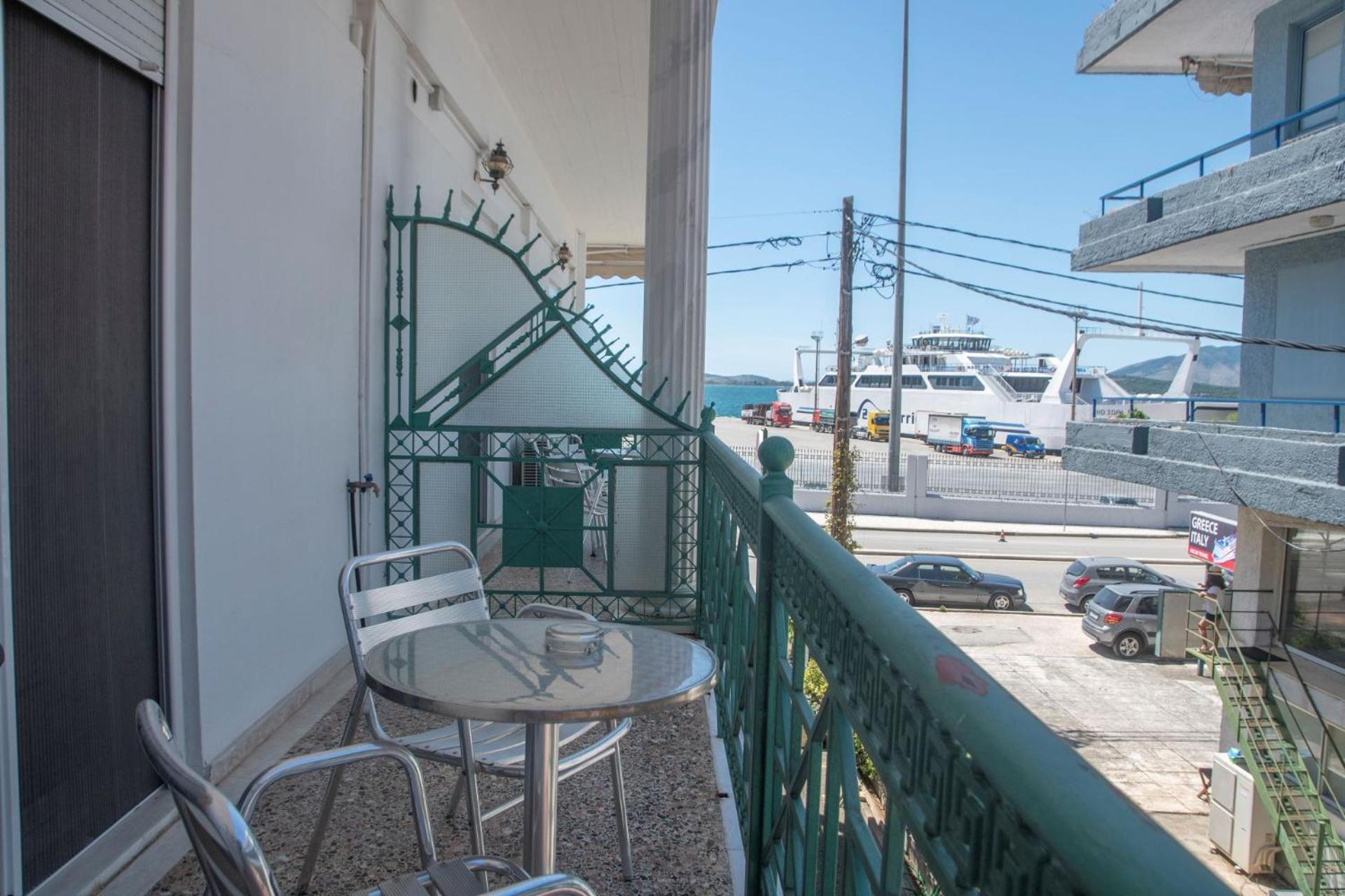 Triple Room with Balcony - Photo 12