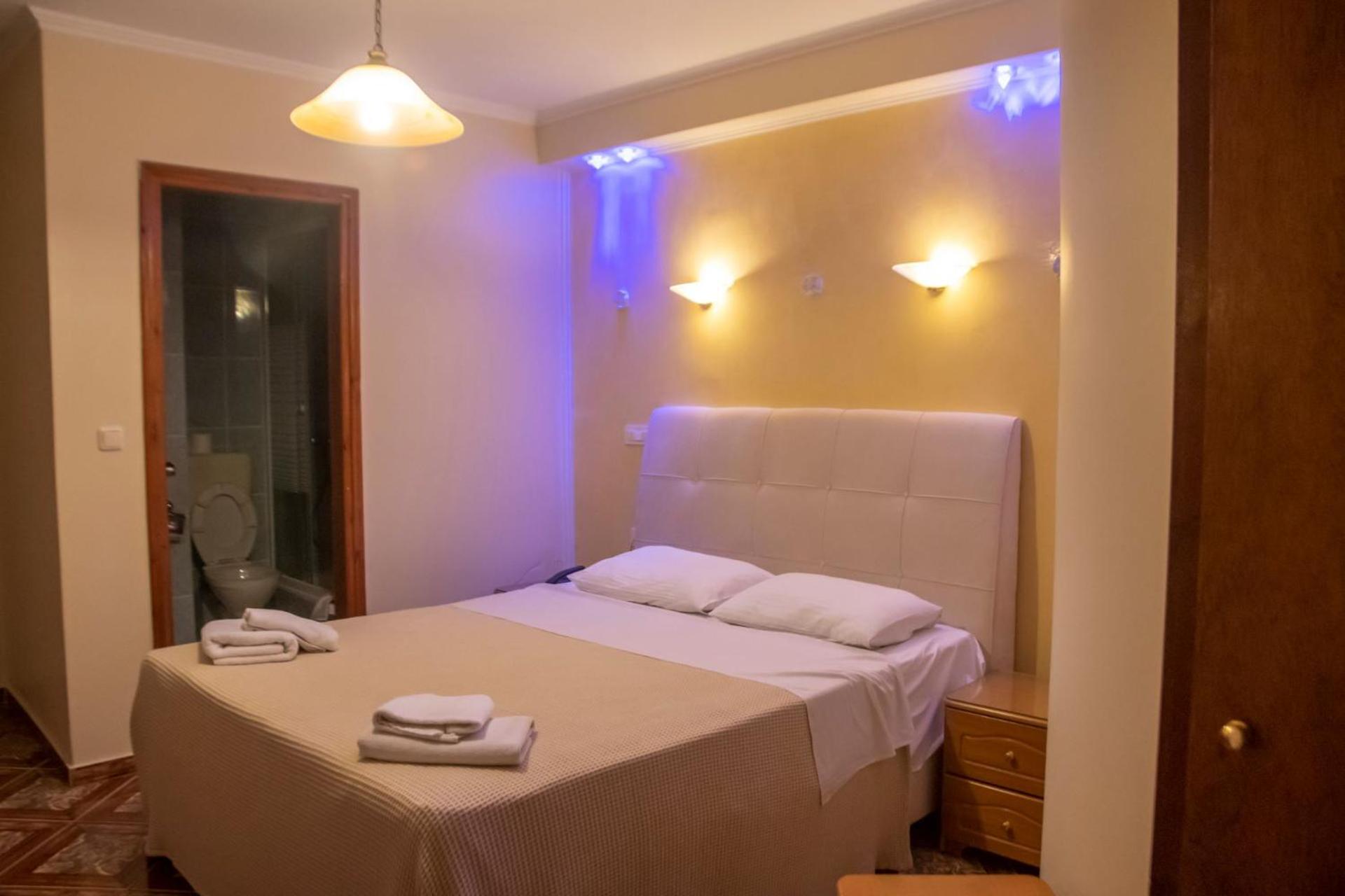 Basic Double Room - Photo 3