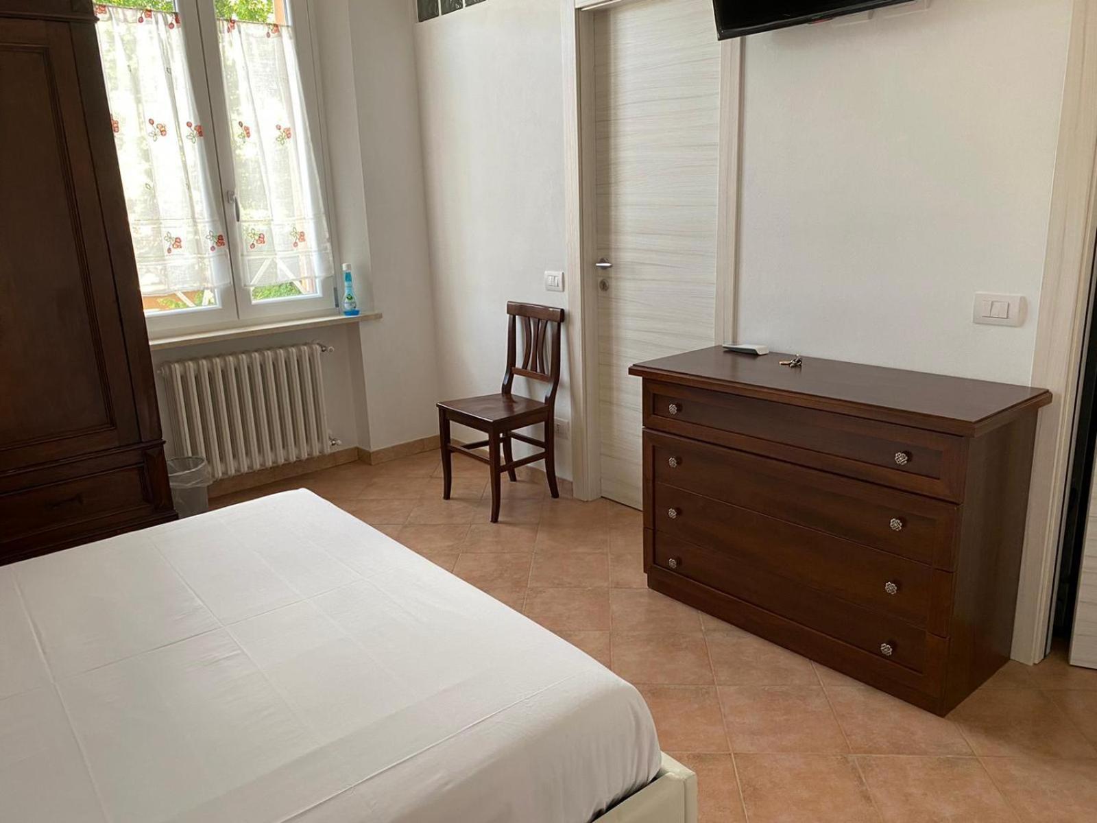 Double Room - Photo 5