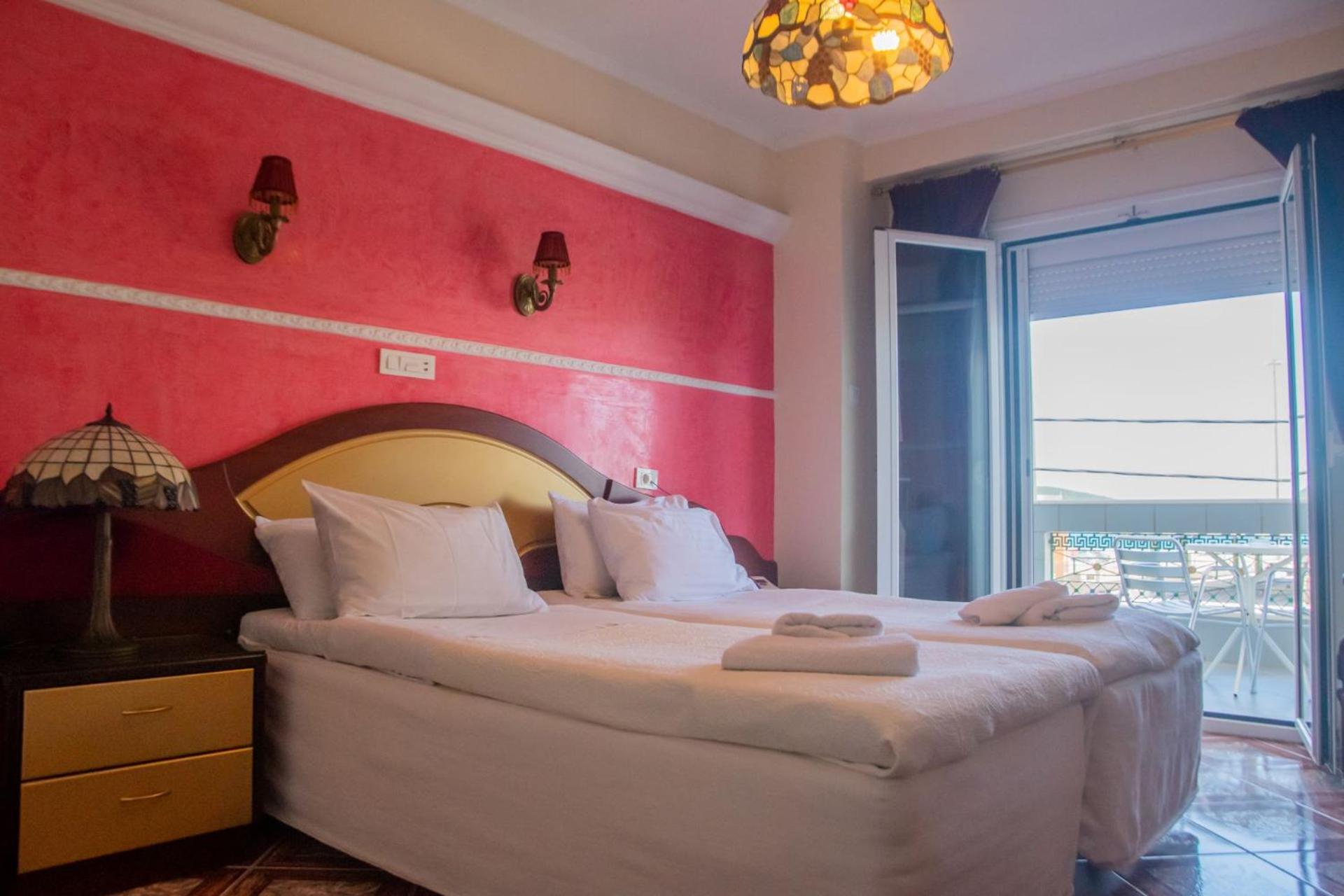 Deluxe Twin Room - Photo 17
