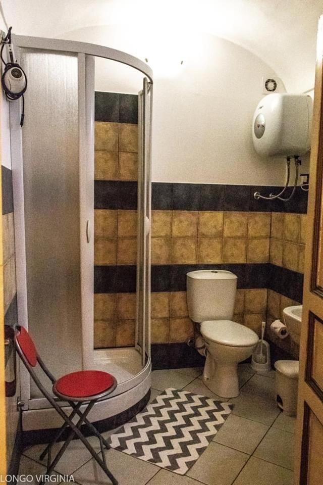 Deluxe Double Room (2 Adults + 1 Child) - Photo 2
