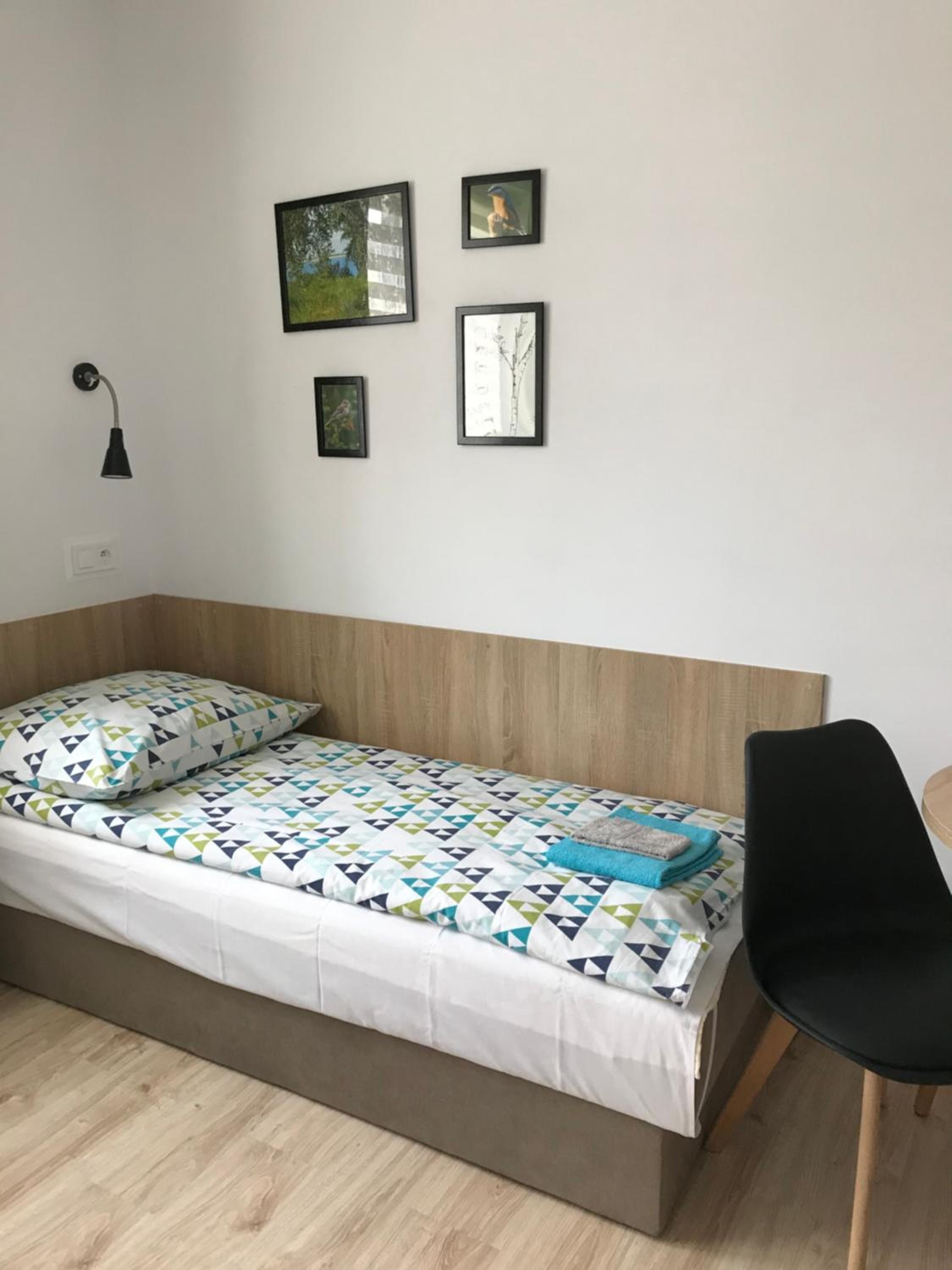 Twin Room with Bathroom - Photo 22
