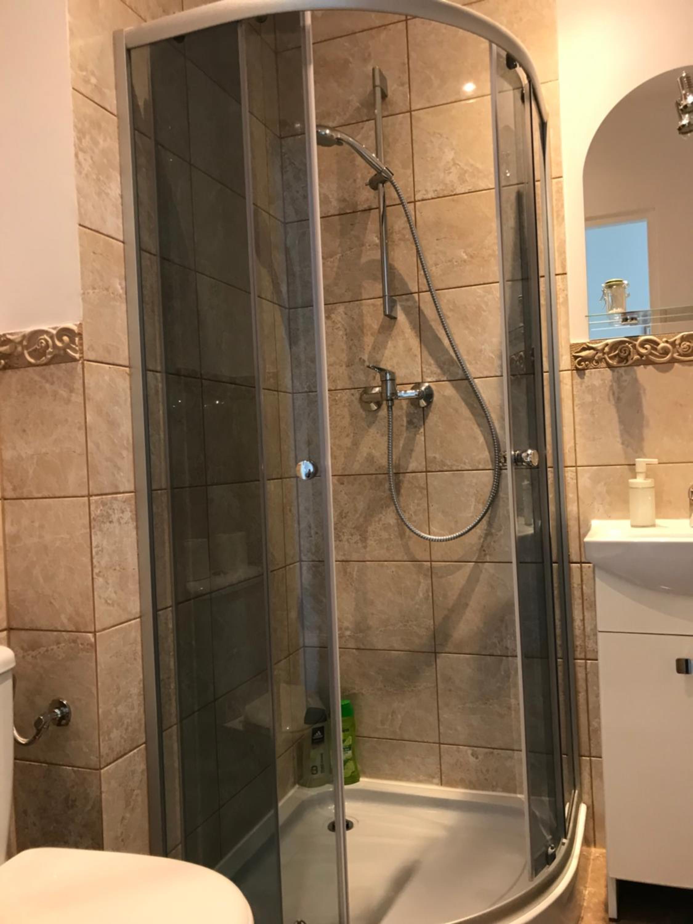 Twin Room with Bathroom - Photo 24