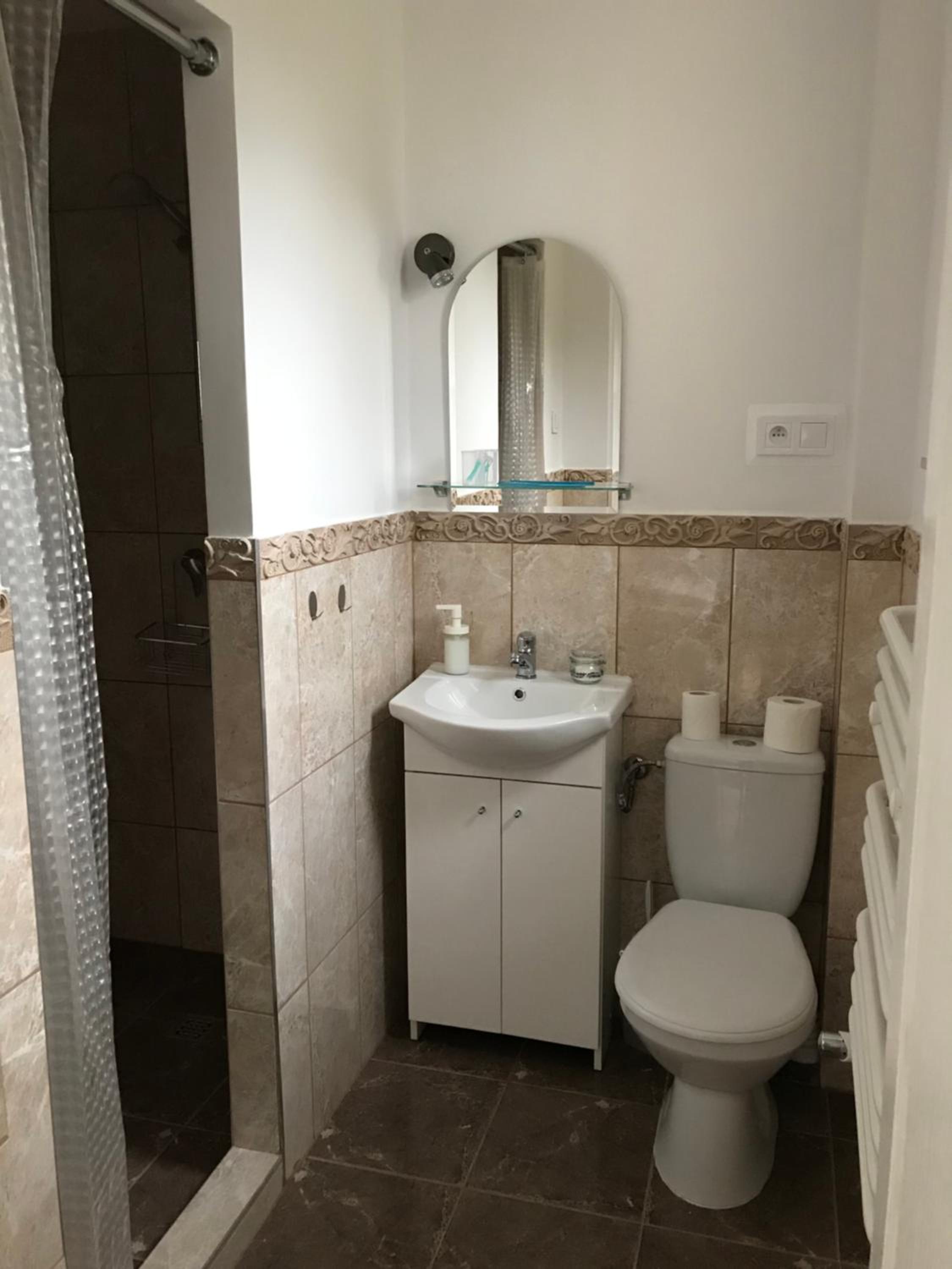 Twin Room with Bathroom - Photo 26