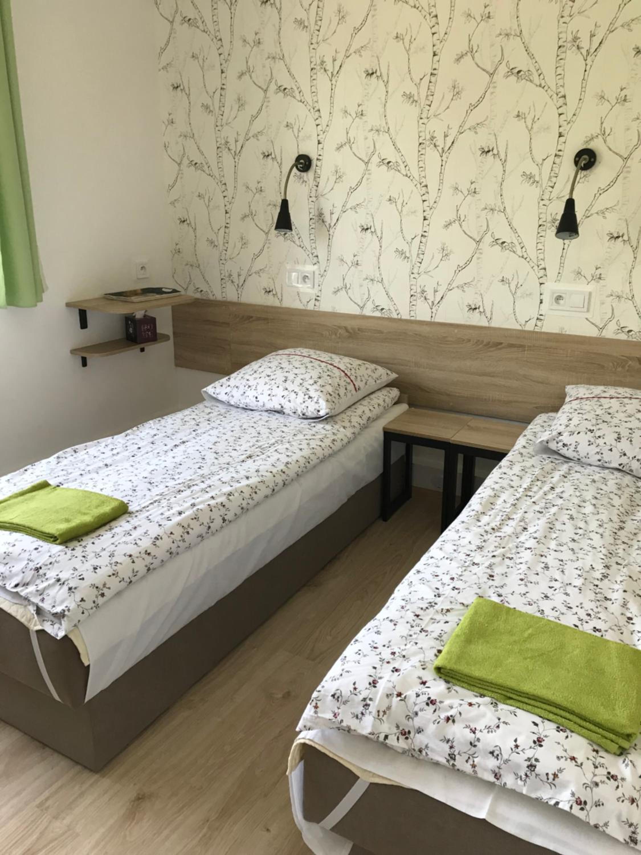 Twin Room with Bathroom - Photo 28