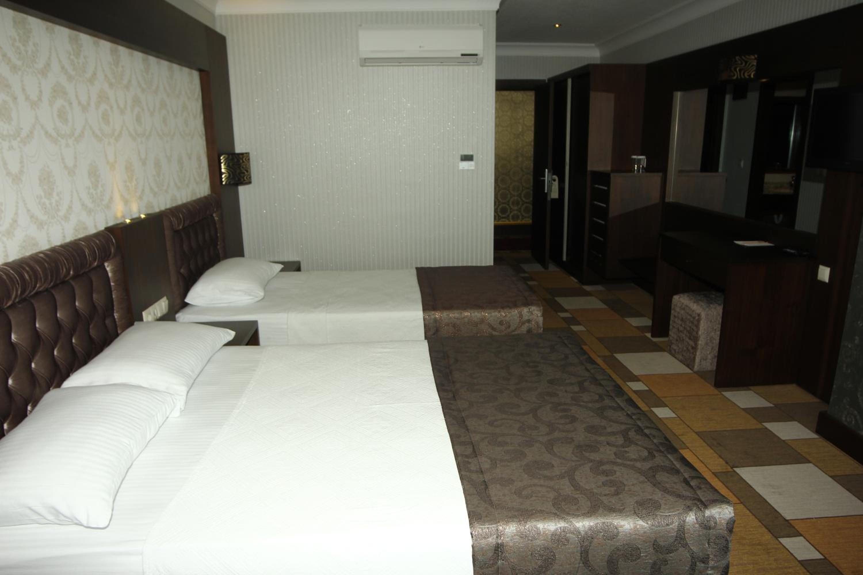 Standard Triple Room photo 3