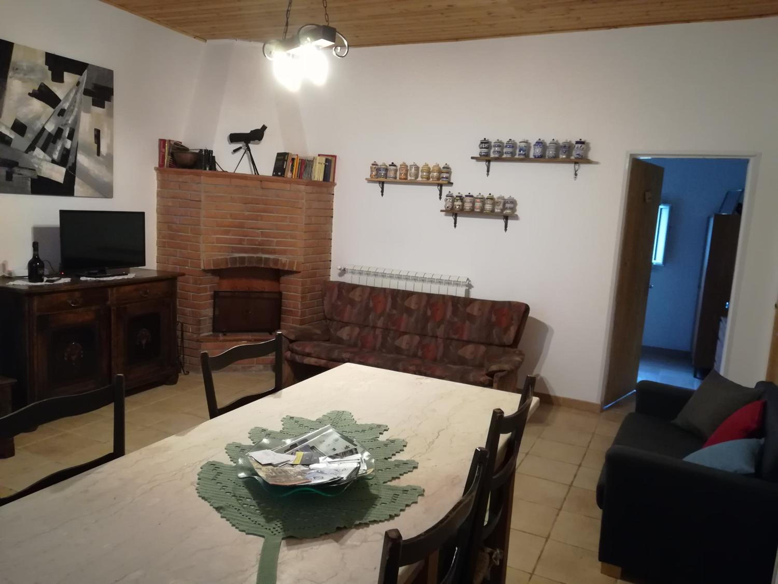 Three-Bedroom House - Photo 3