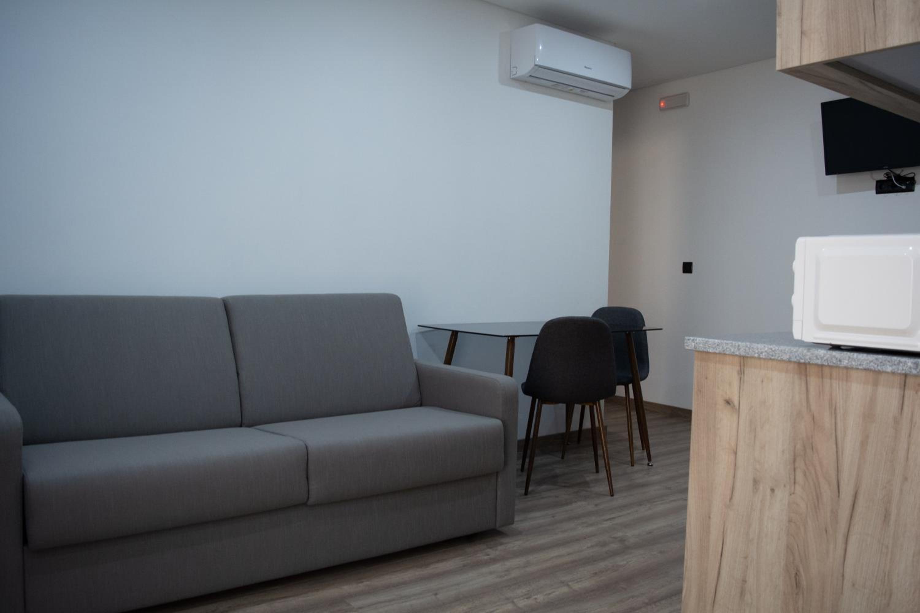 Two-Bedroom Apartment - Photo 7