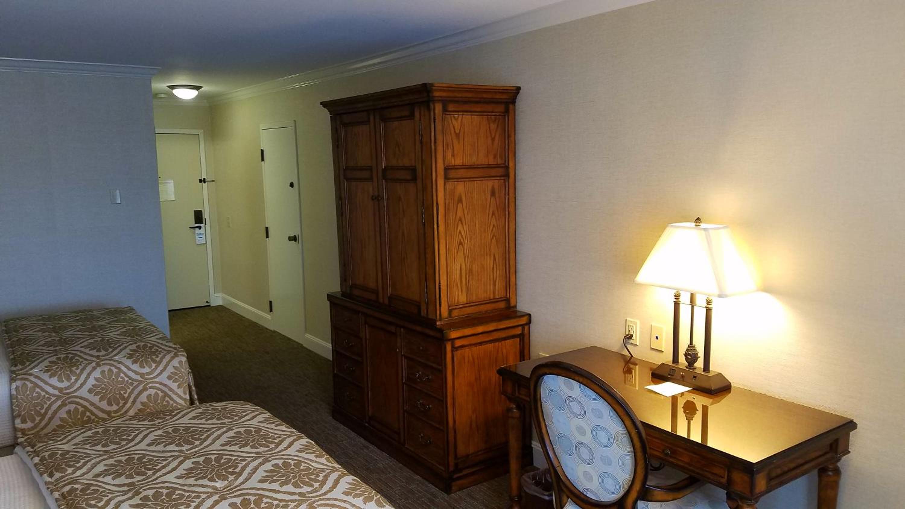 Standard Double Room - Photo 9