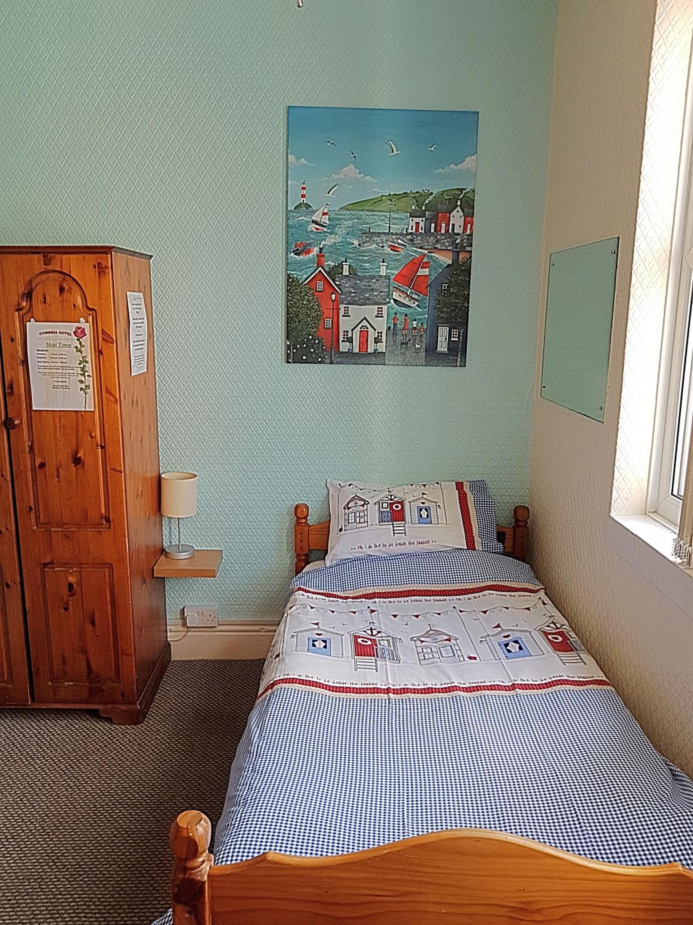 Single Room with Bathroom photo 1