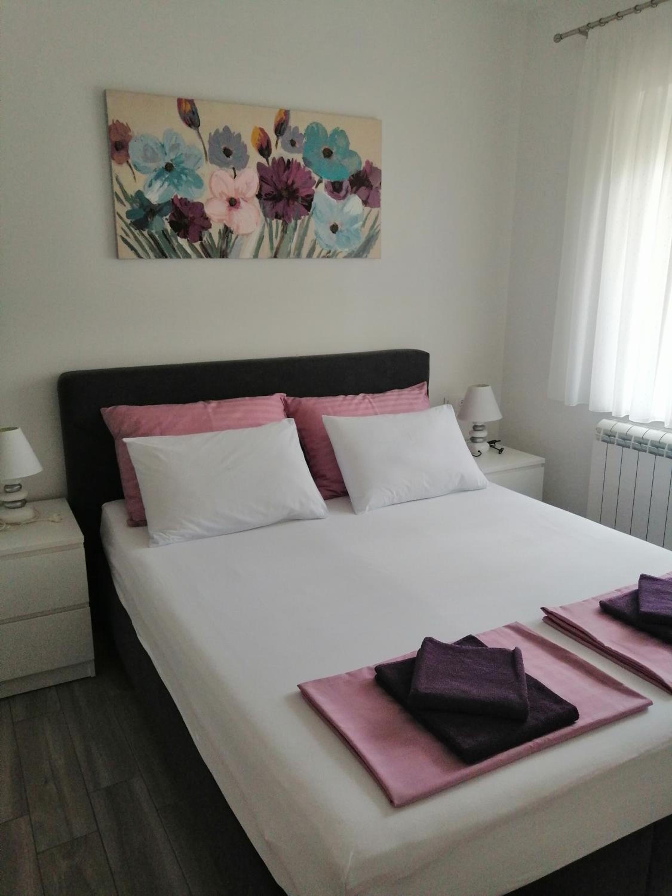 Apartment with Terrace - Photo 15