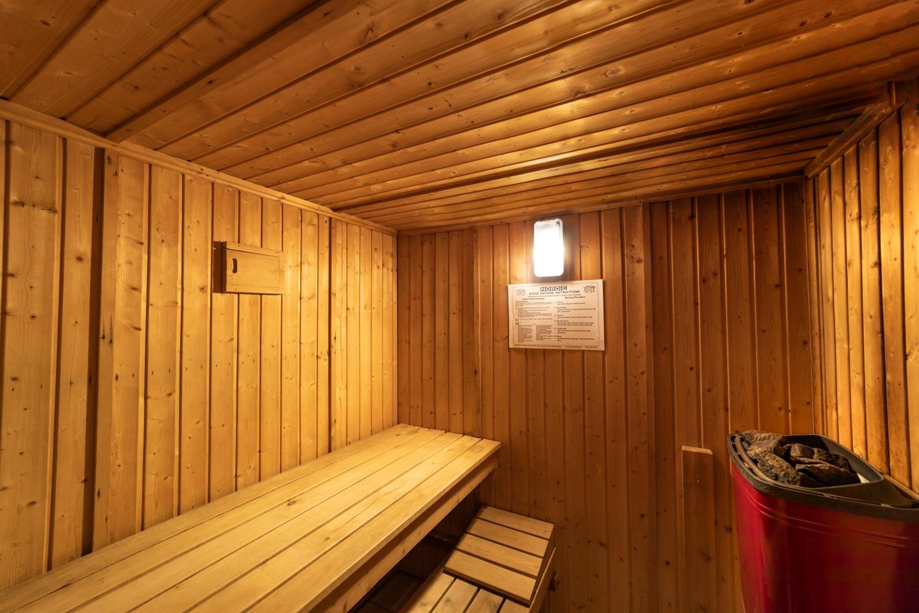 Jr. Highland Suite - Photo 7