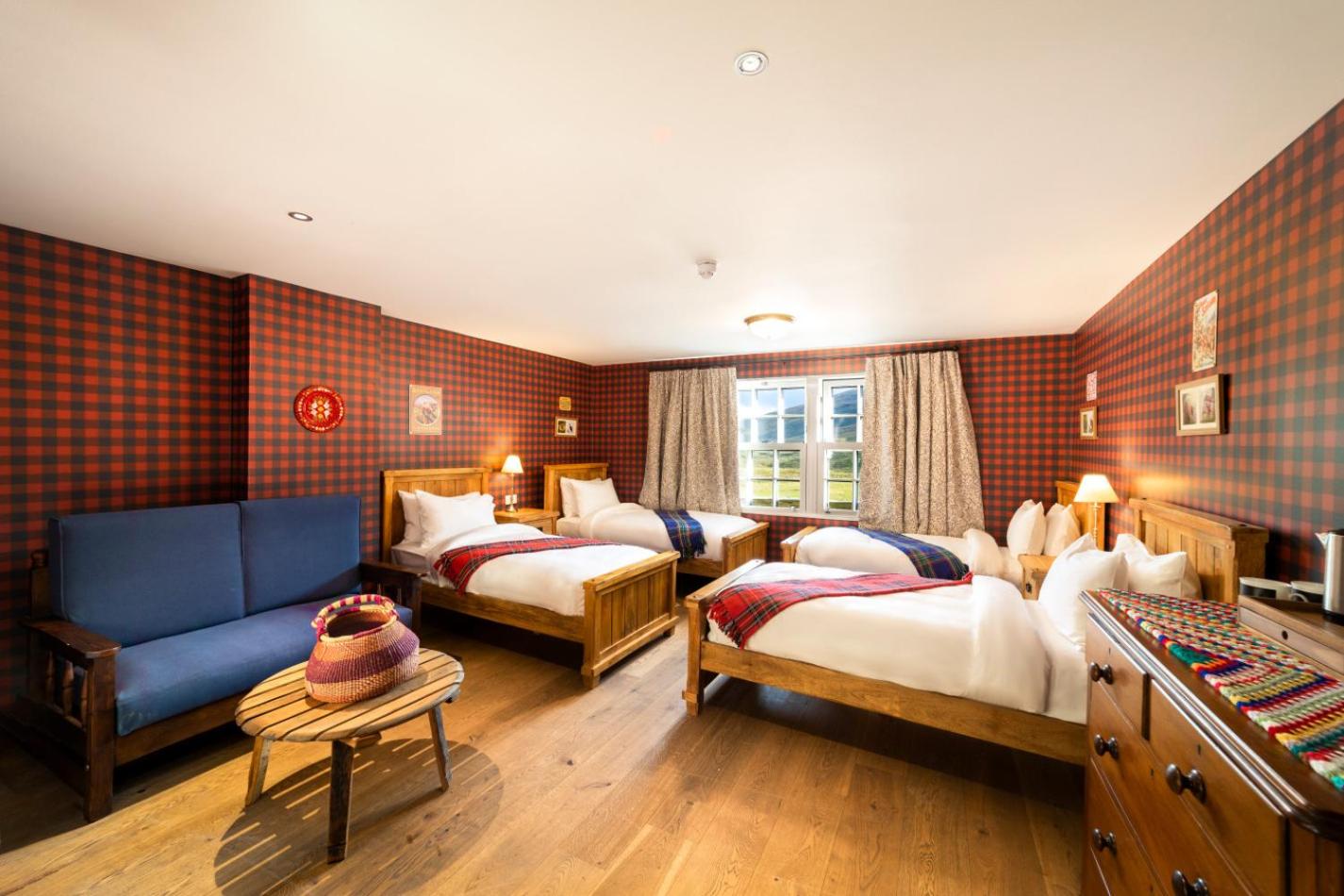 Quad Guest Room - Photo 3