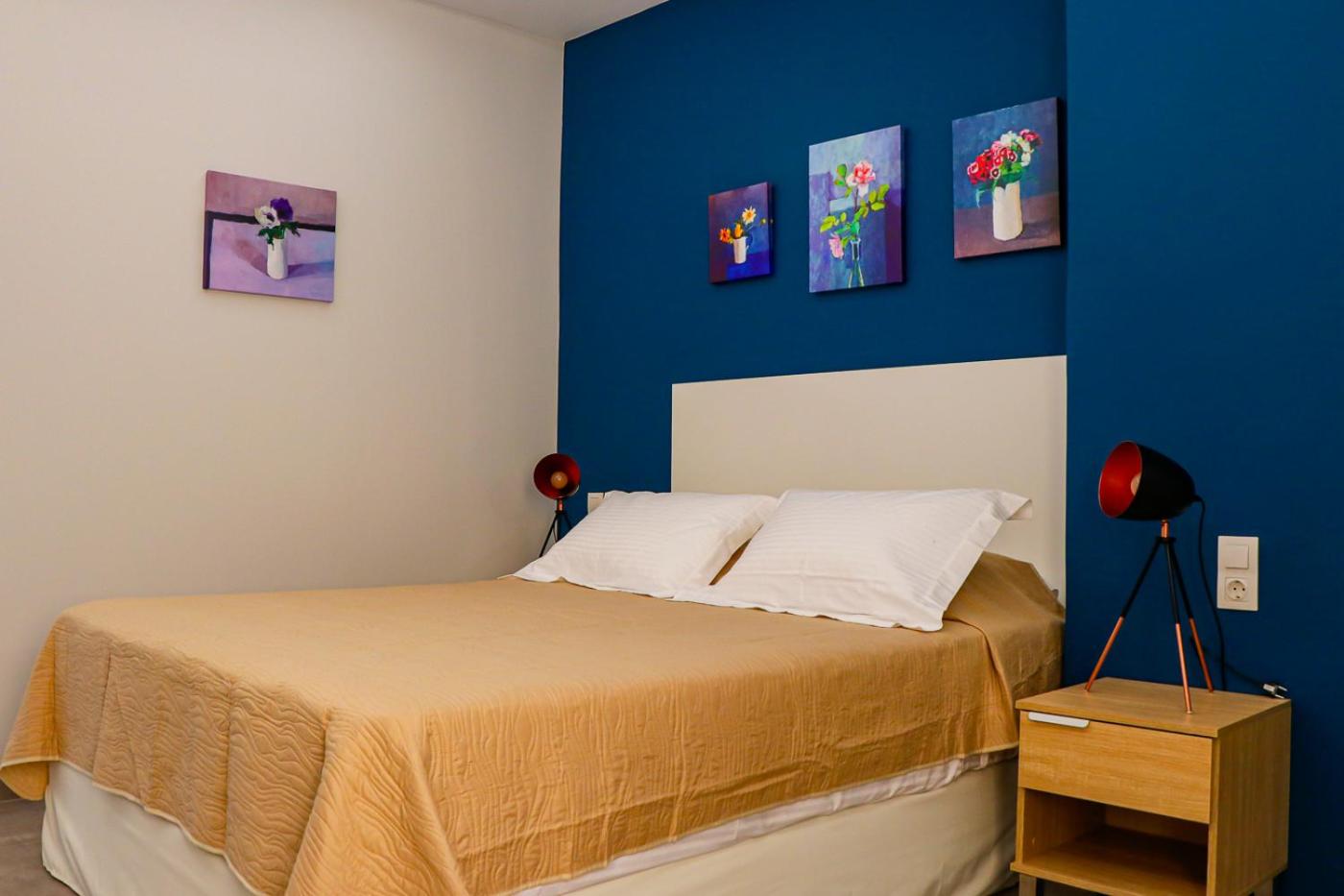 Apartment with Garden View