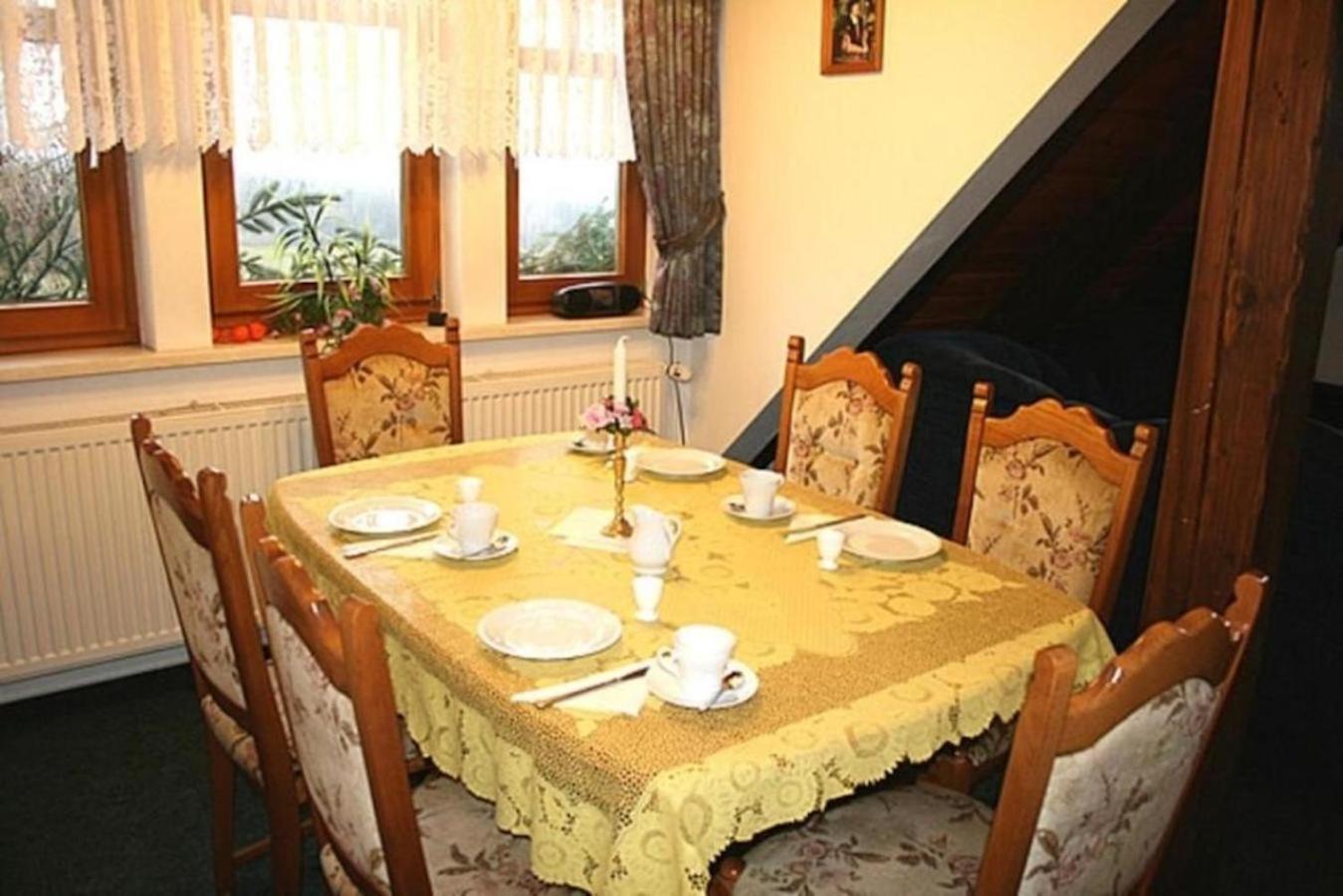 Apartment with Balcony - Photo 9