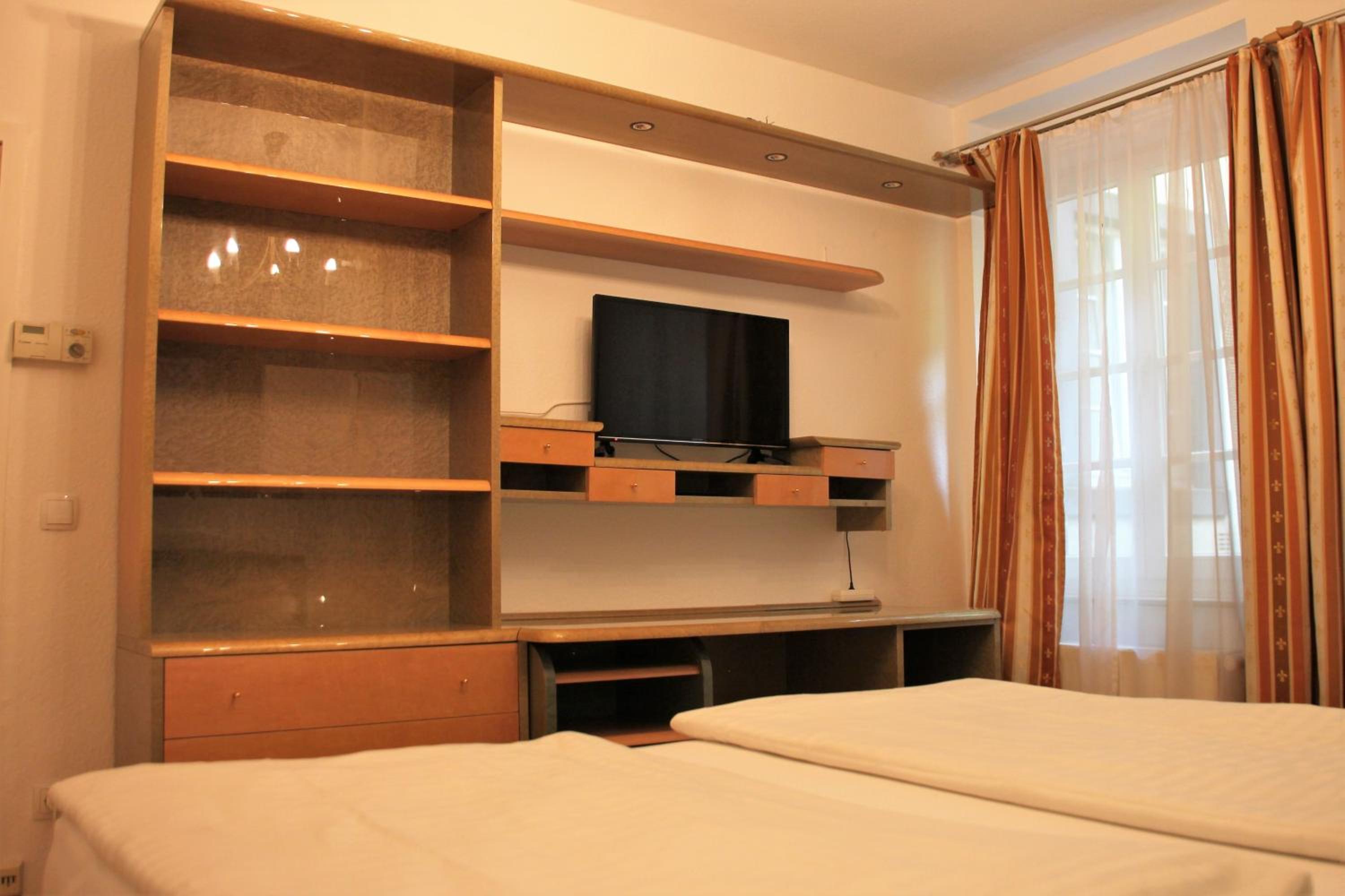 Standard Apartment - Ground Floor without Rhine River View/ Neighboring house - Photo 8