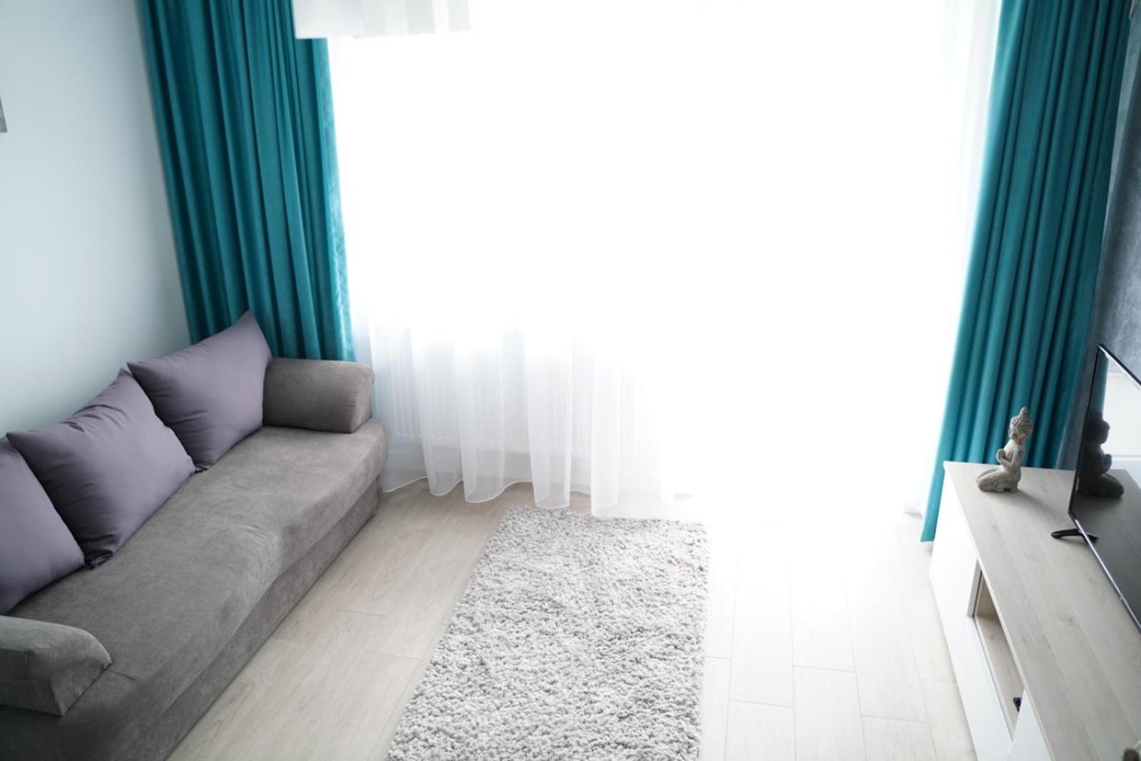 One-Bedroom Apartment - Photo 1