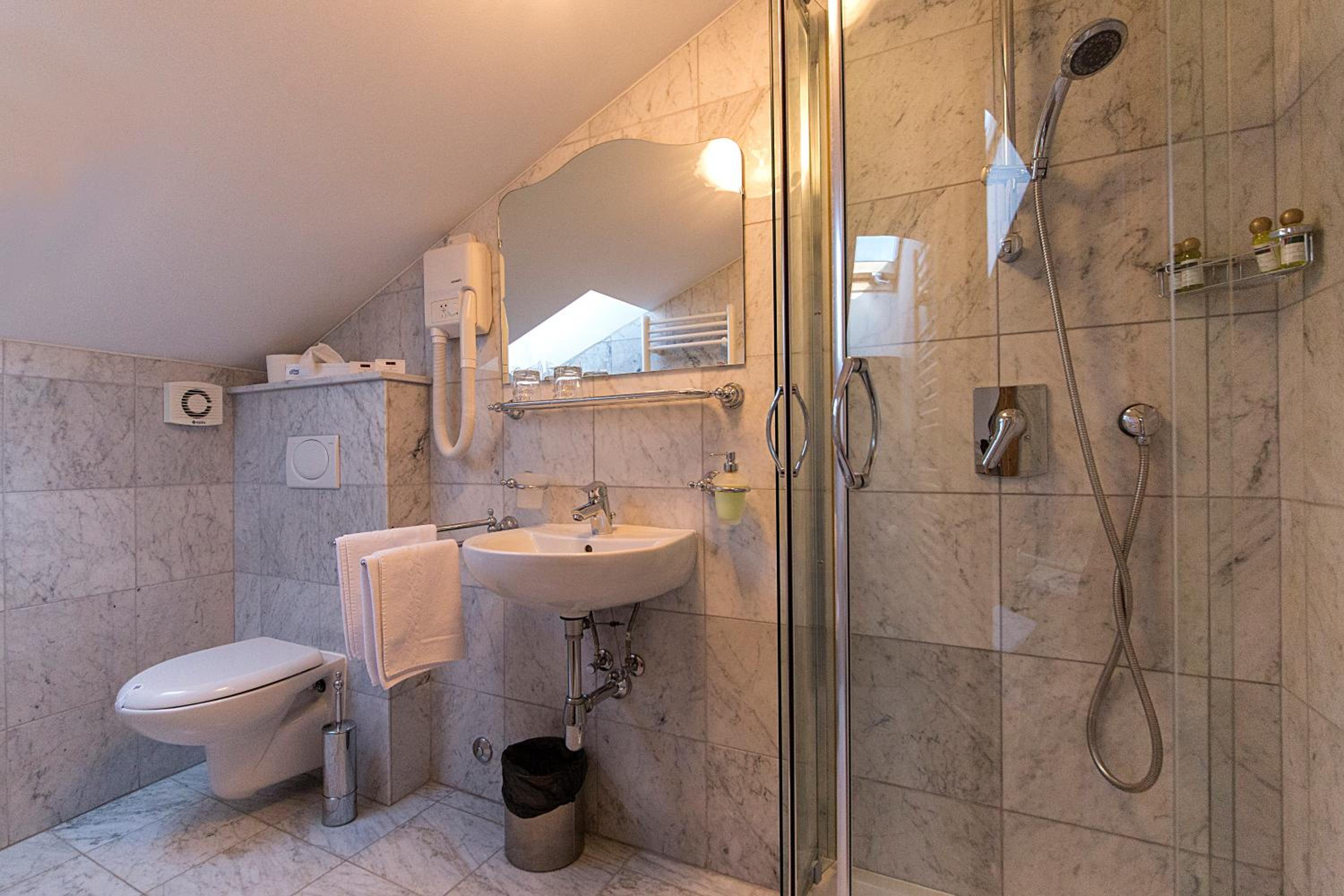 Double Room - Photo 3