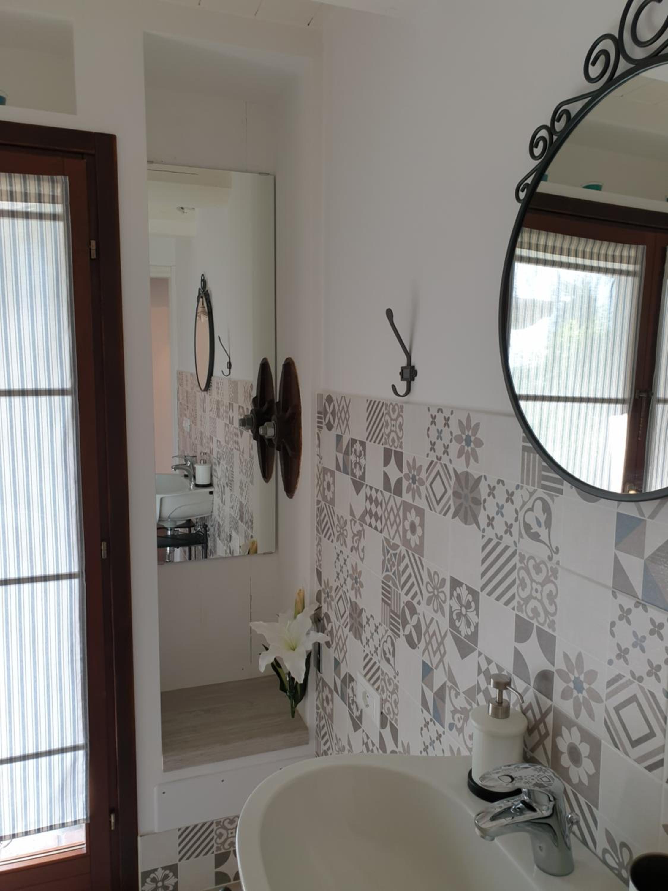 Large Double Room - Photo 11